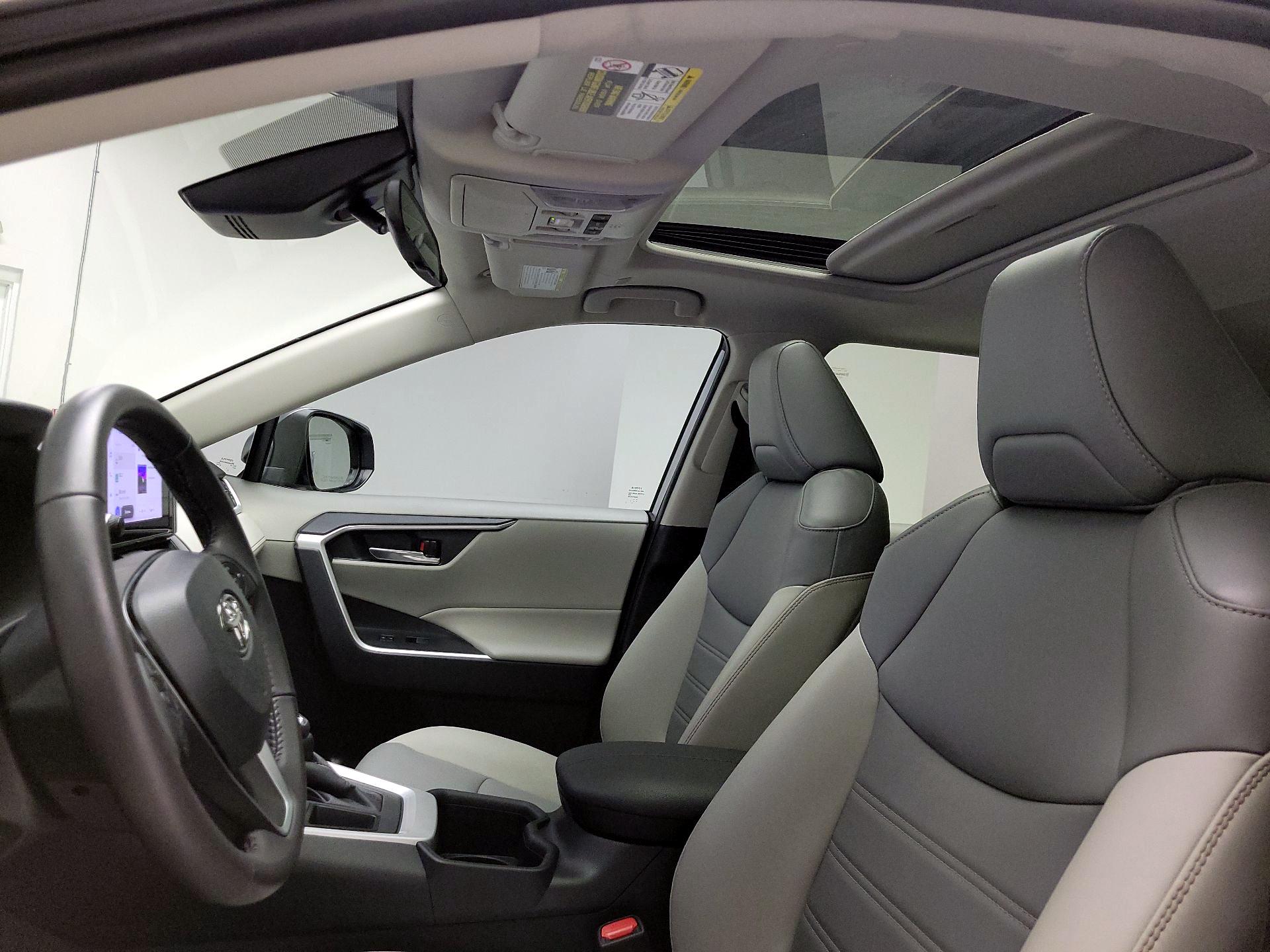 Thumbnail: 2023 Toyota RAV4 - 16