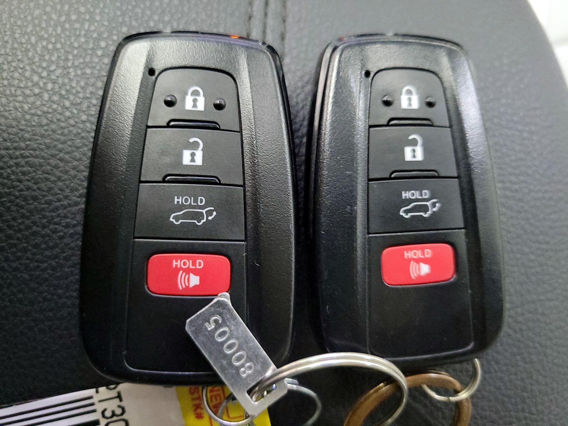 Thumbnail: 2023 Toyota RAV4 - 20