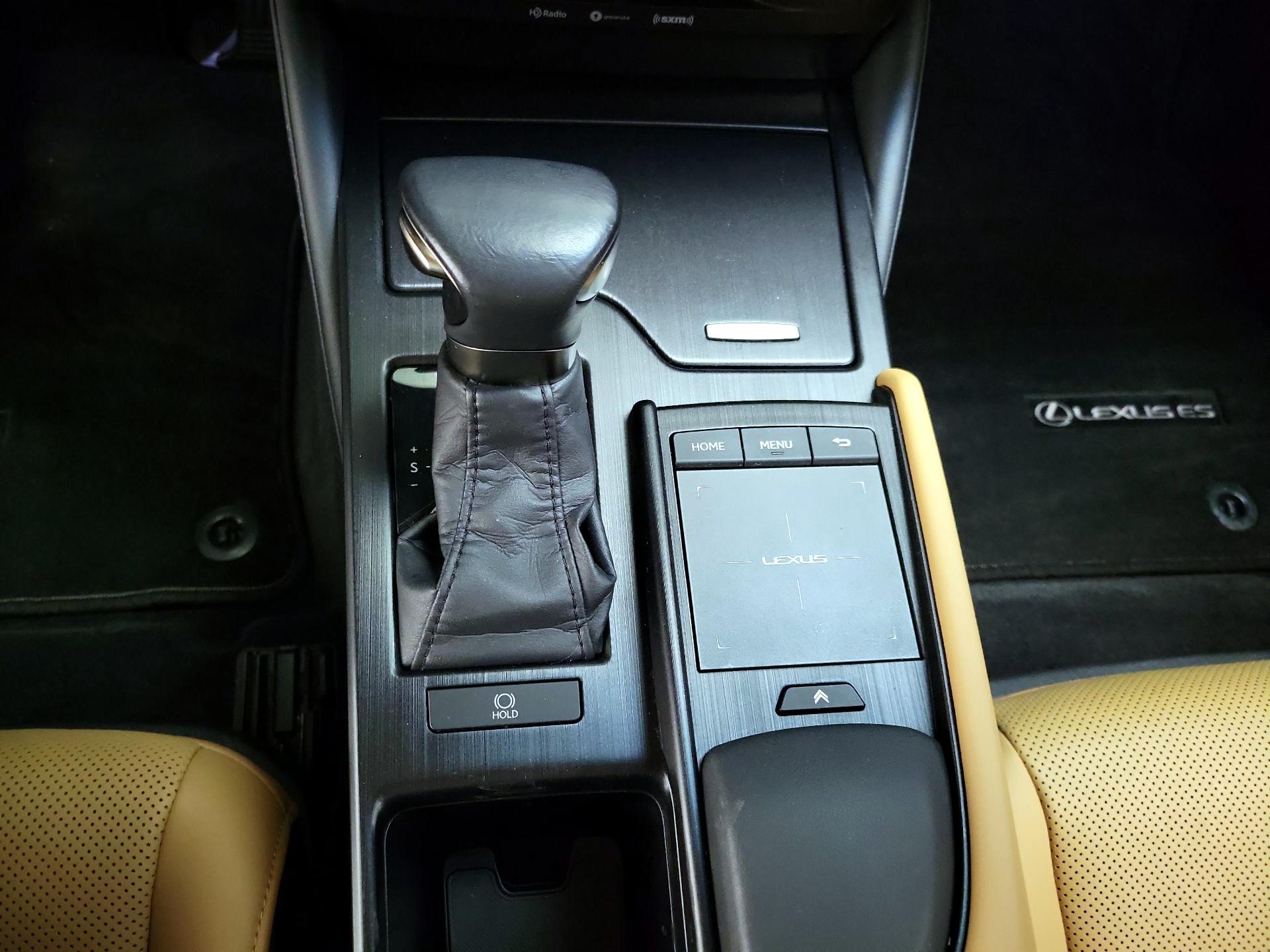 Thumbnail: 2022 Lexus ES - 18