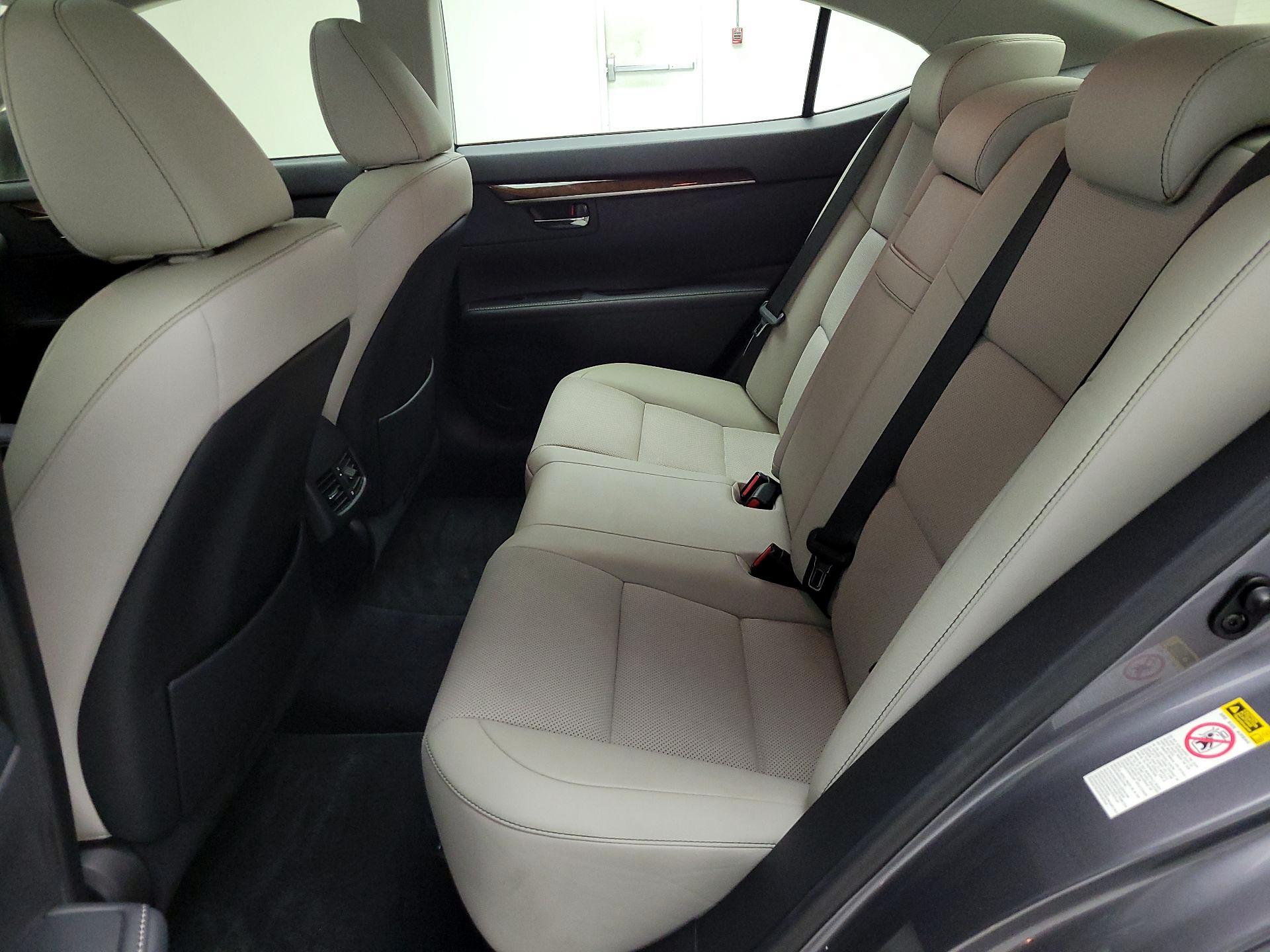 Thumbnail: 2015 Lexus ES - 20