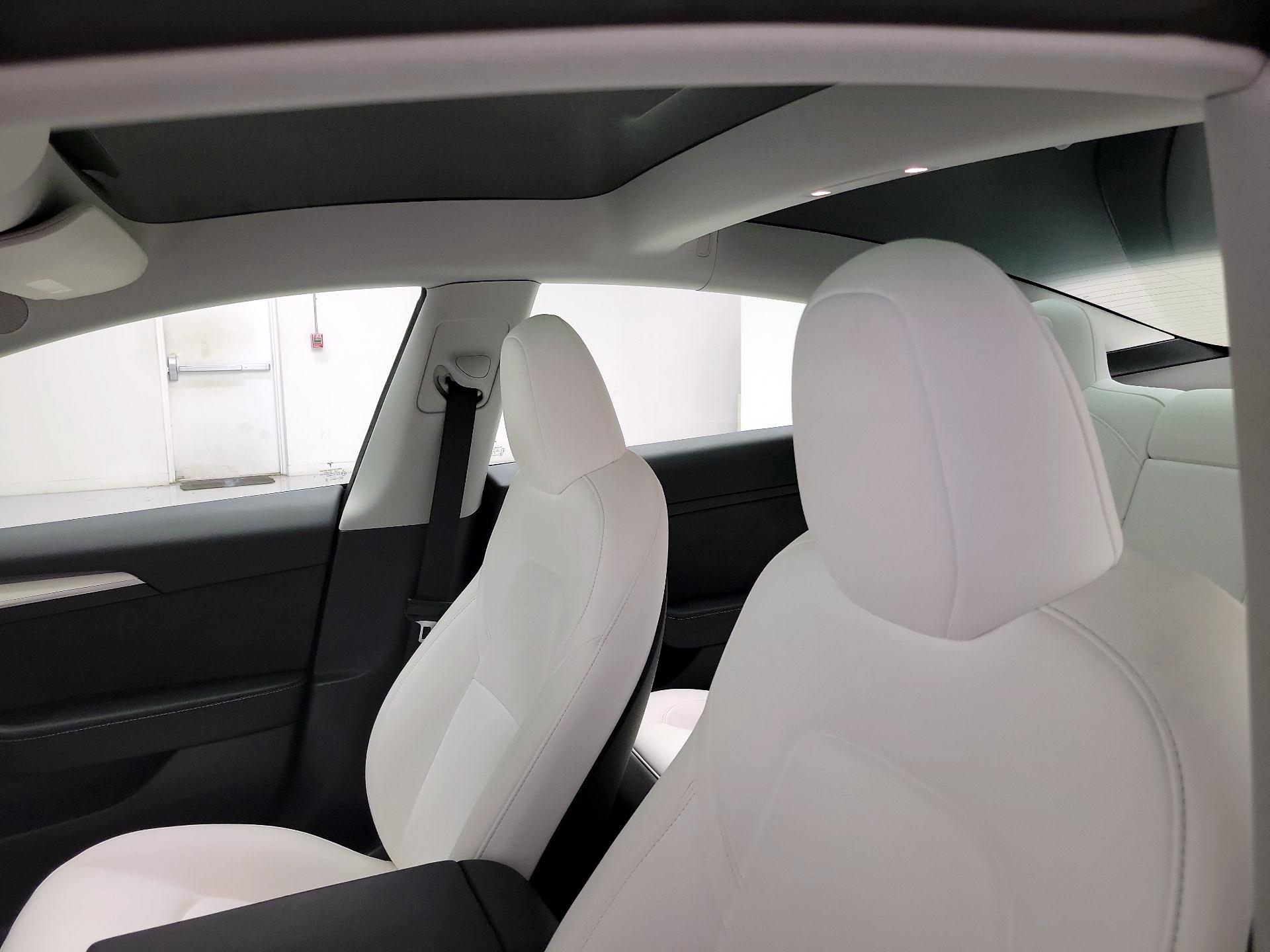 Thumbnail: 2023 Tesla Model 3 - 19