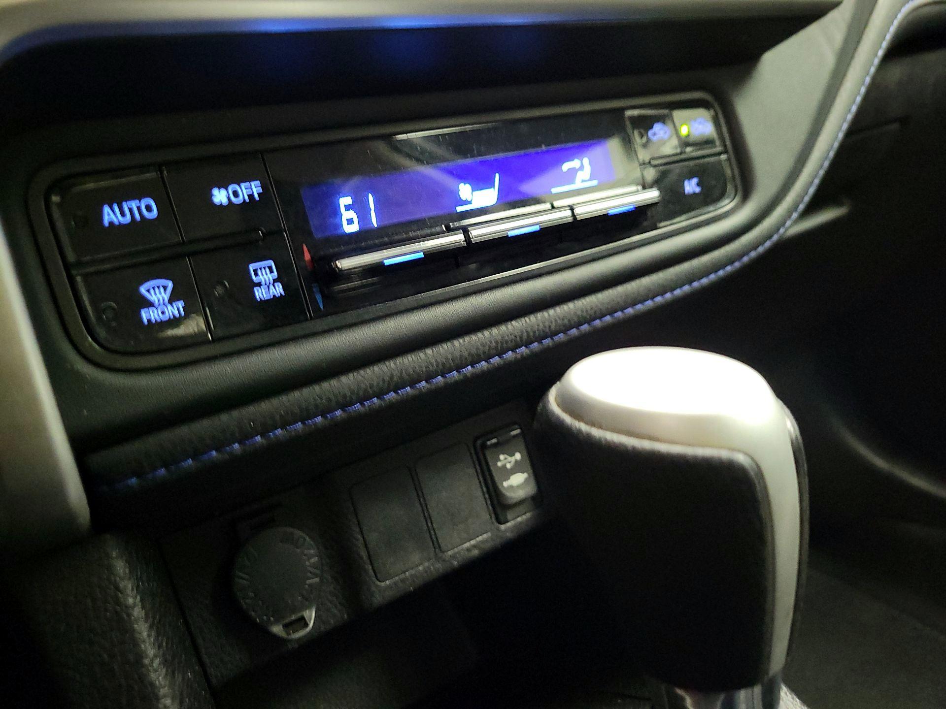 Thumbnail: 2018 Toyota Corolla - 16