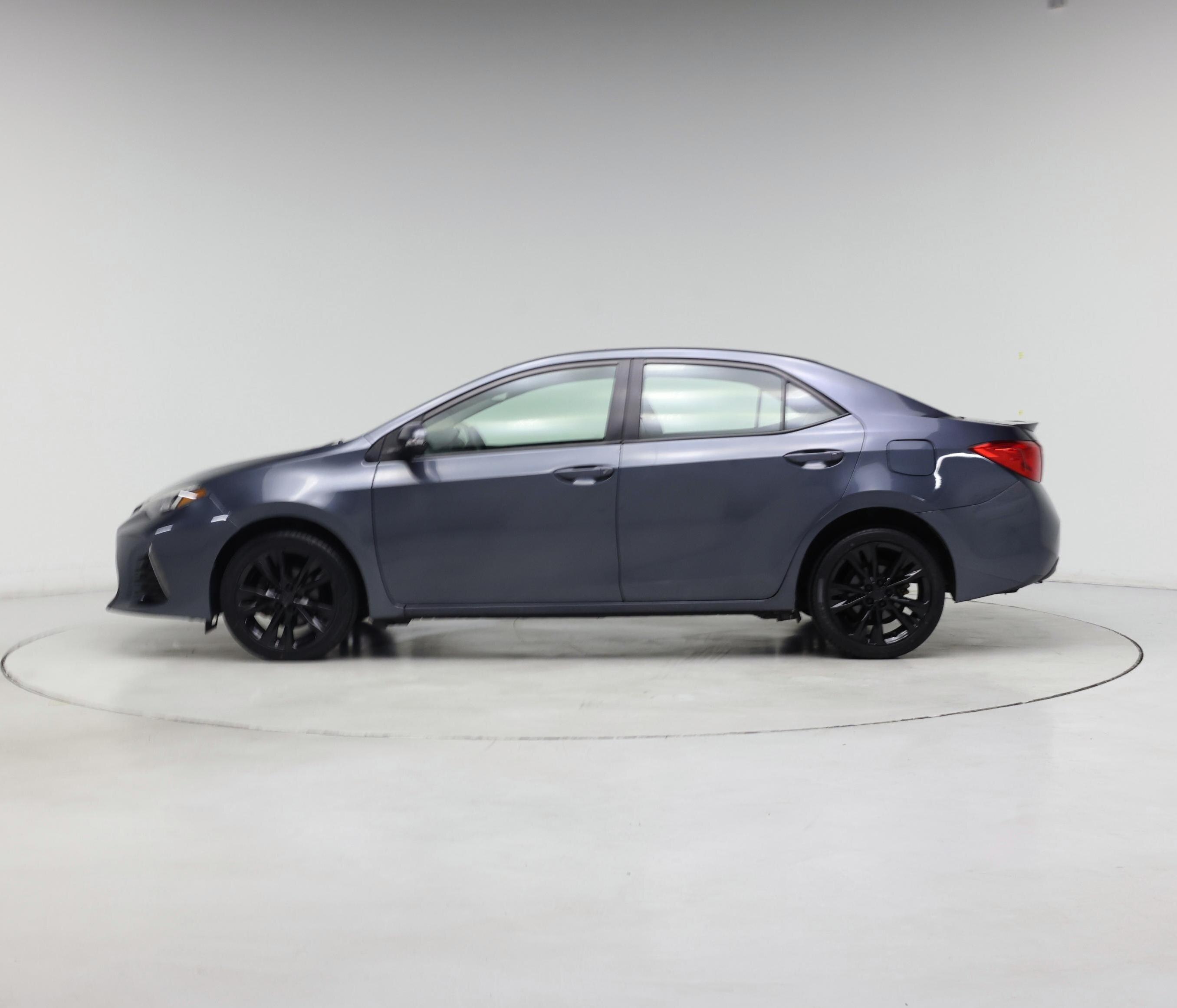 Thumbnail: 2018 Toyota Corolla - 3