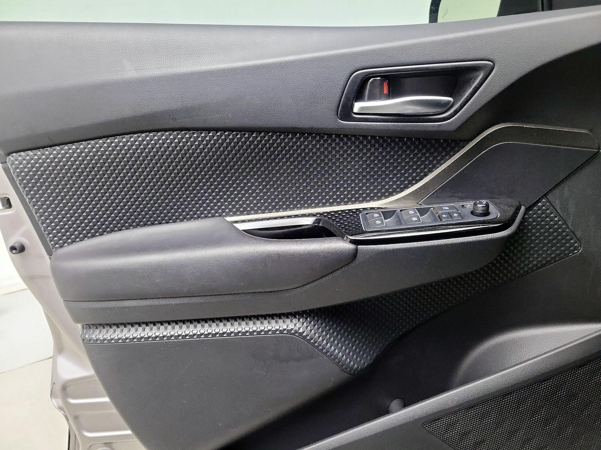 Thumbnail: 2019 Toyota C-HR - 12