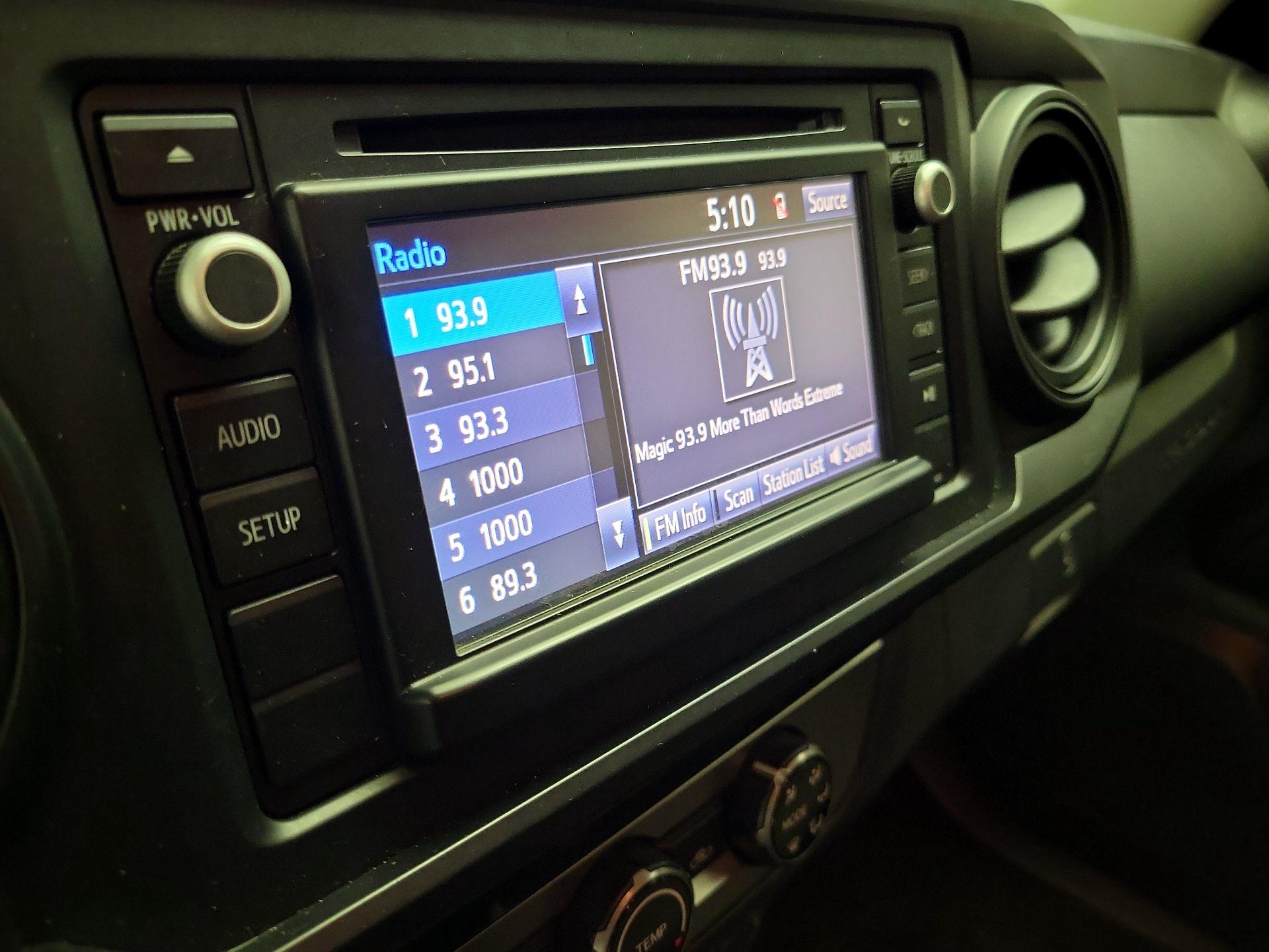 Thumbnail: 2017 Toyota Tacoma - 15