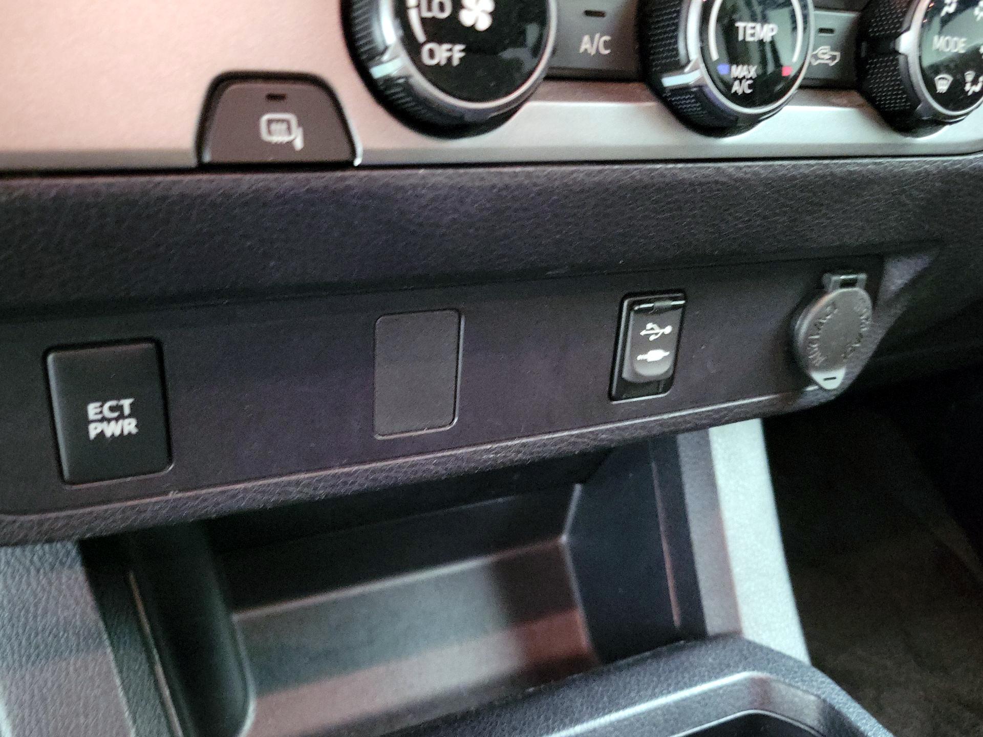 Thumbnail: 2017 Toyota Tacoma - 18