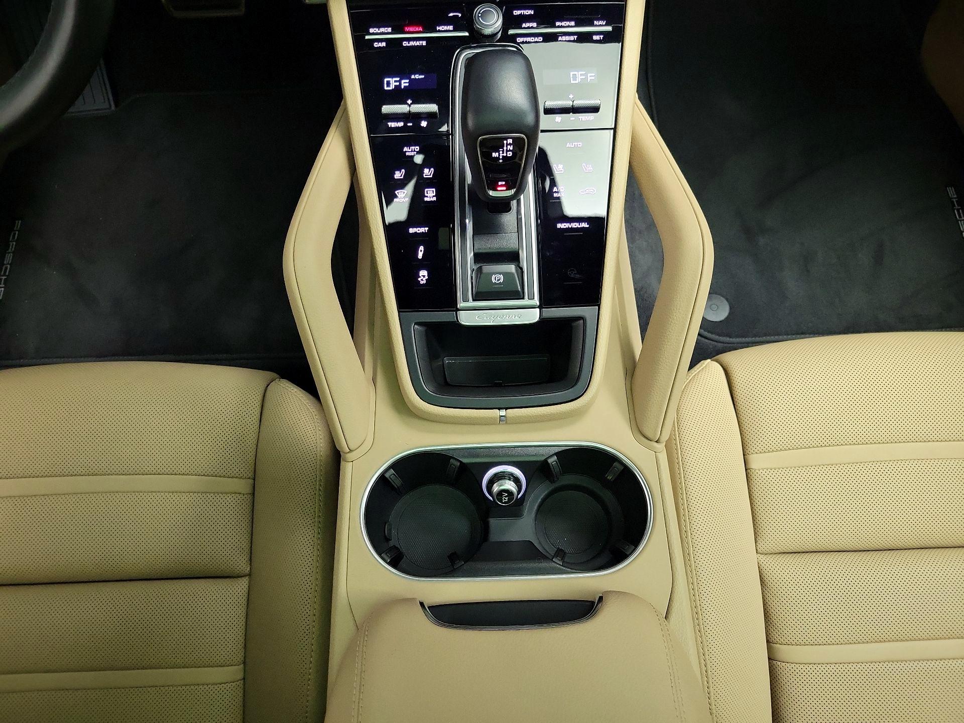 Thumbnail: 2021 Porsche Cayenne - 18