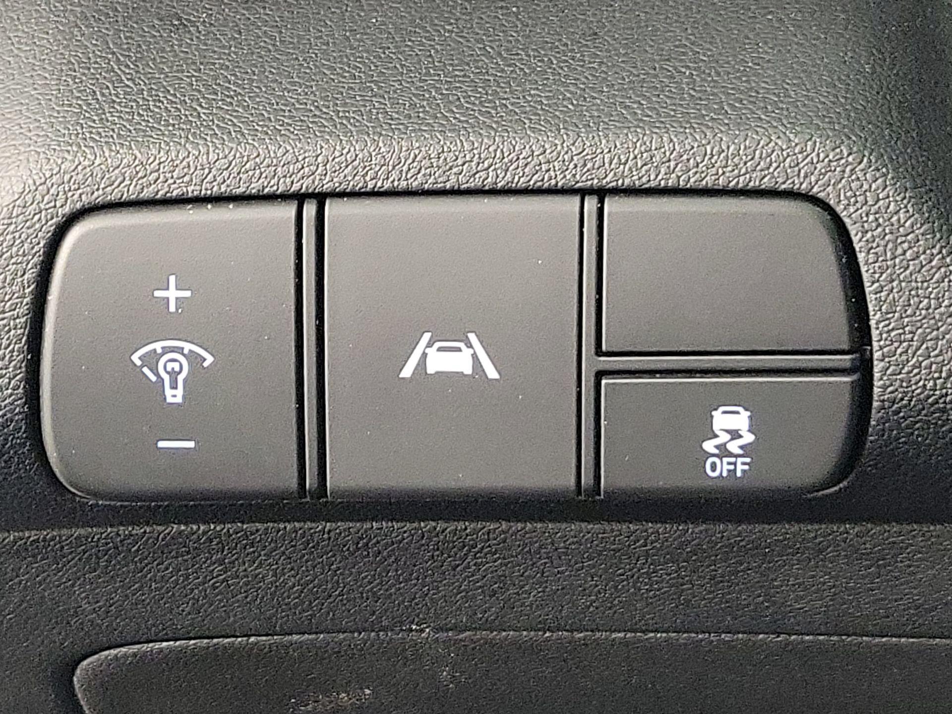 Thumbnail: 2023 Hyundai Elantra - 13