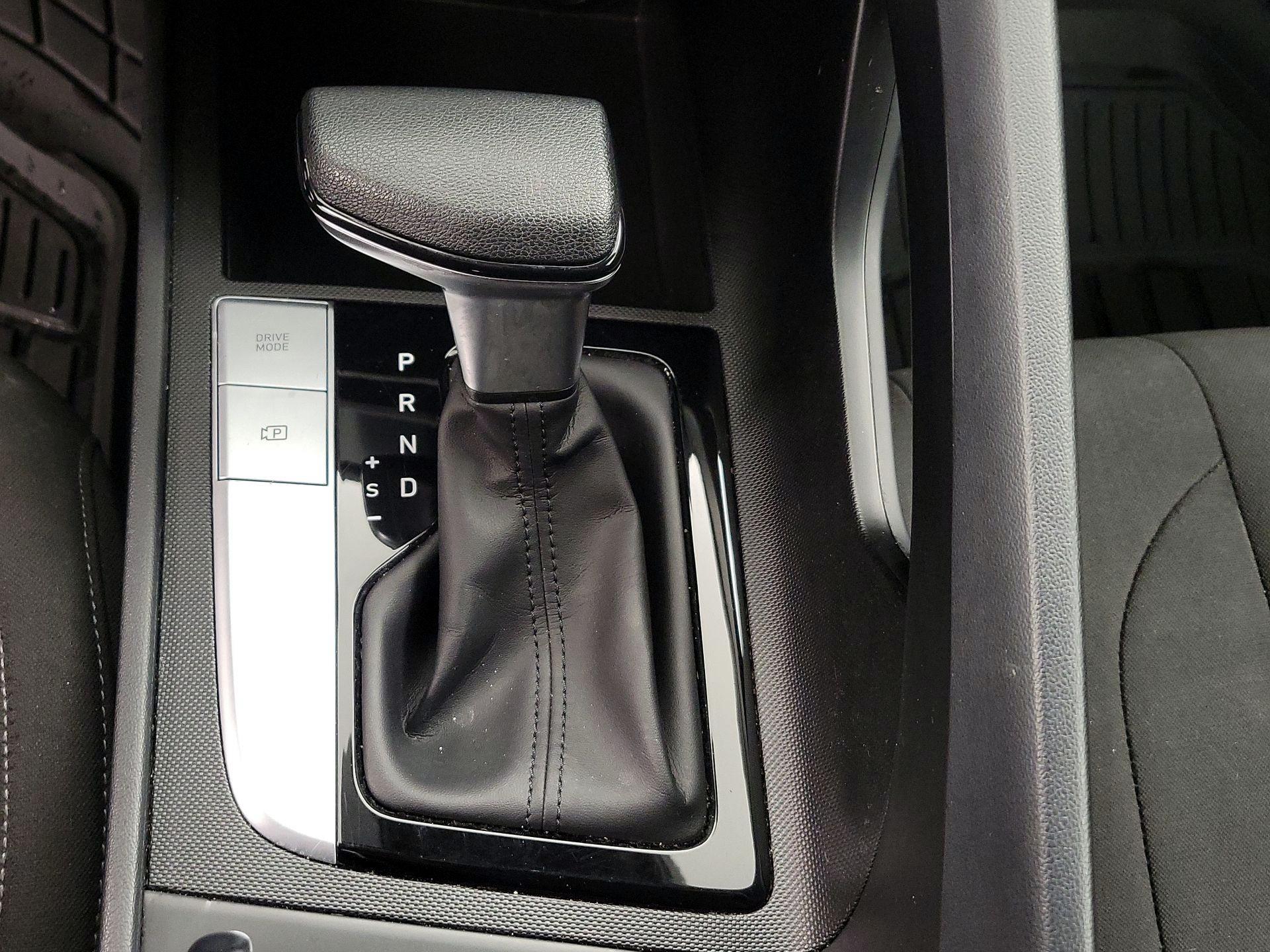 Thumbnail: 2023 Hyundai Elantra - 17