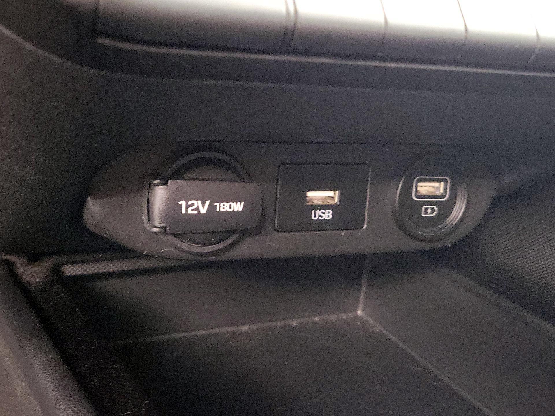 Thumbnail: 2023 Hyundai Elantra - 18