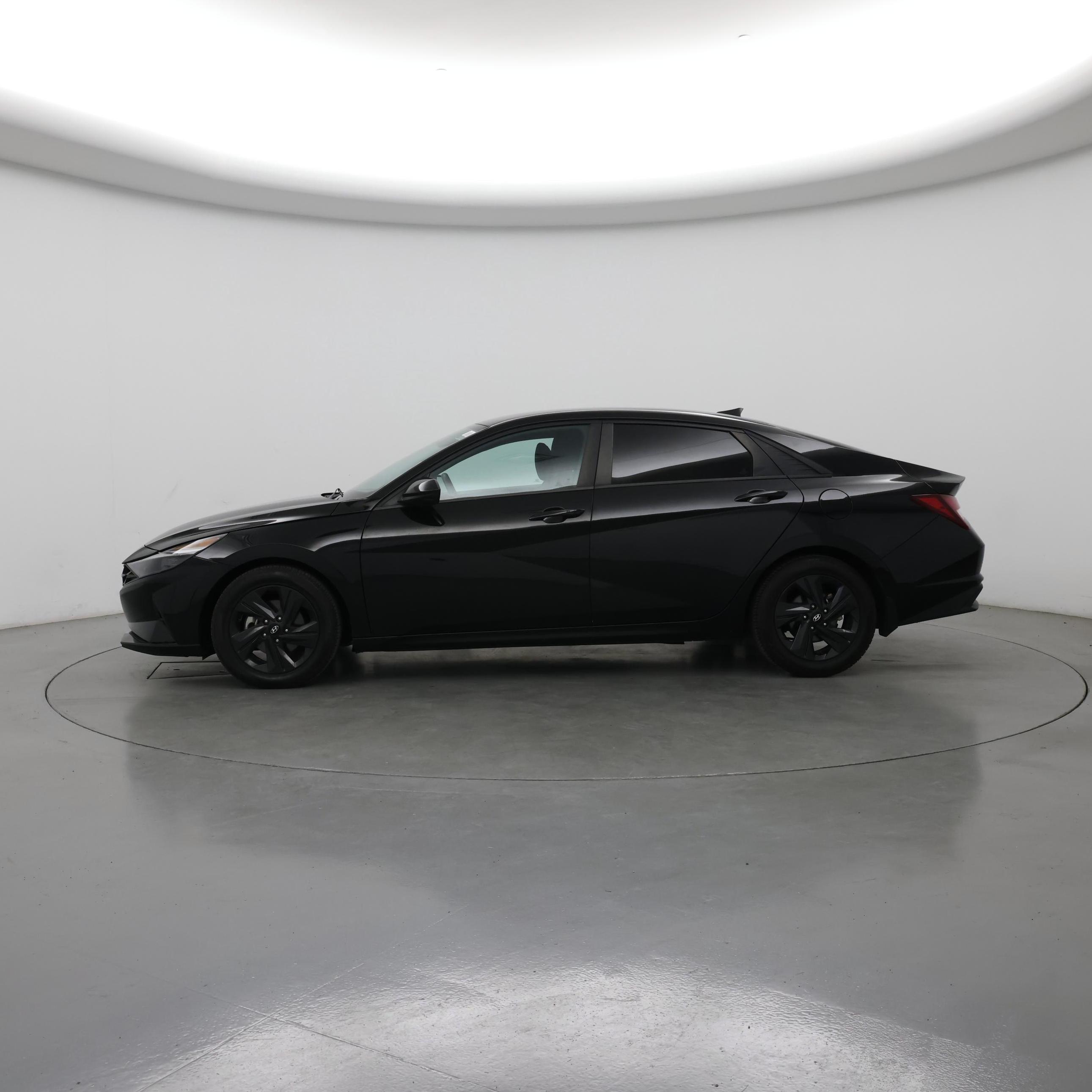 Thumbnail: 2023 Hyundai Elantra - 3