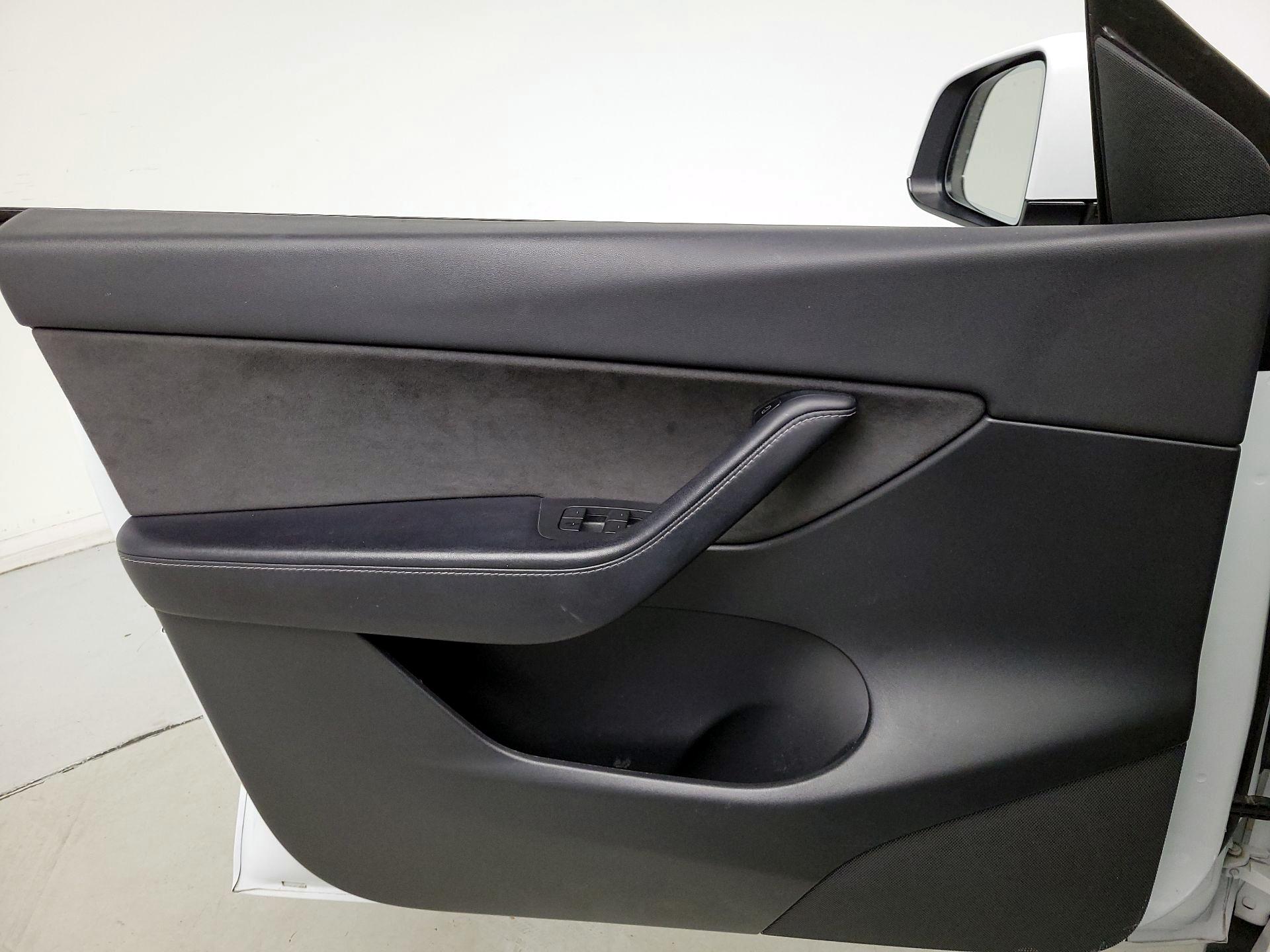 Thumbnail: 2021 Tesla Model Y - 12