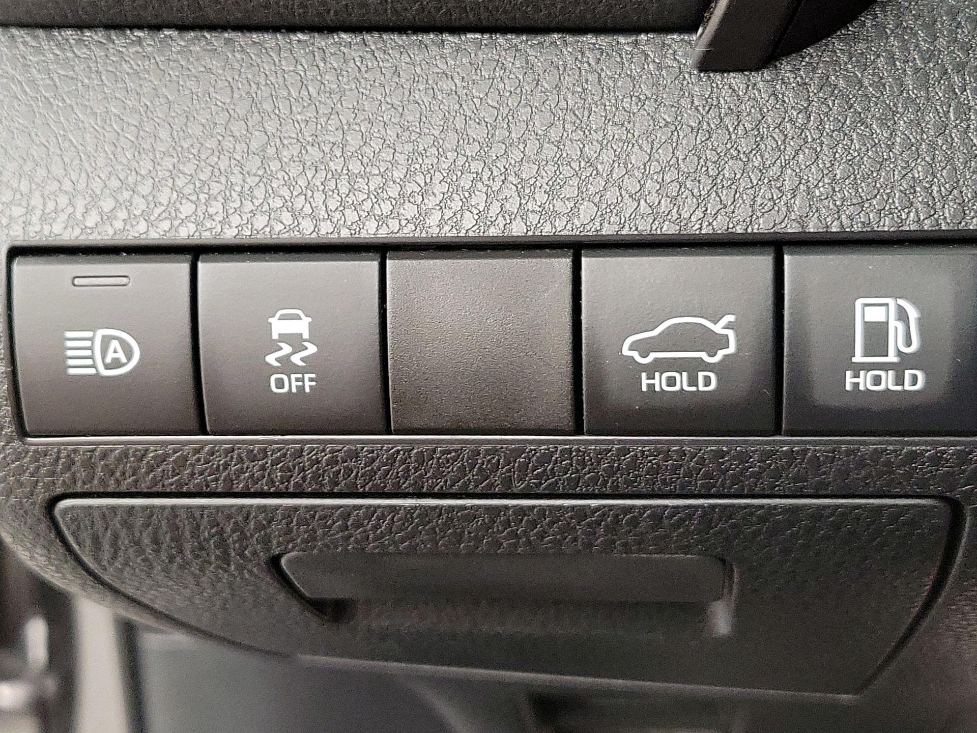 Thumbnail: 2020 Toyota Camry - 13