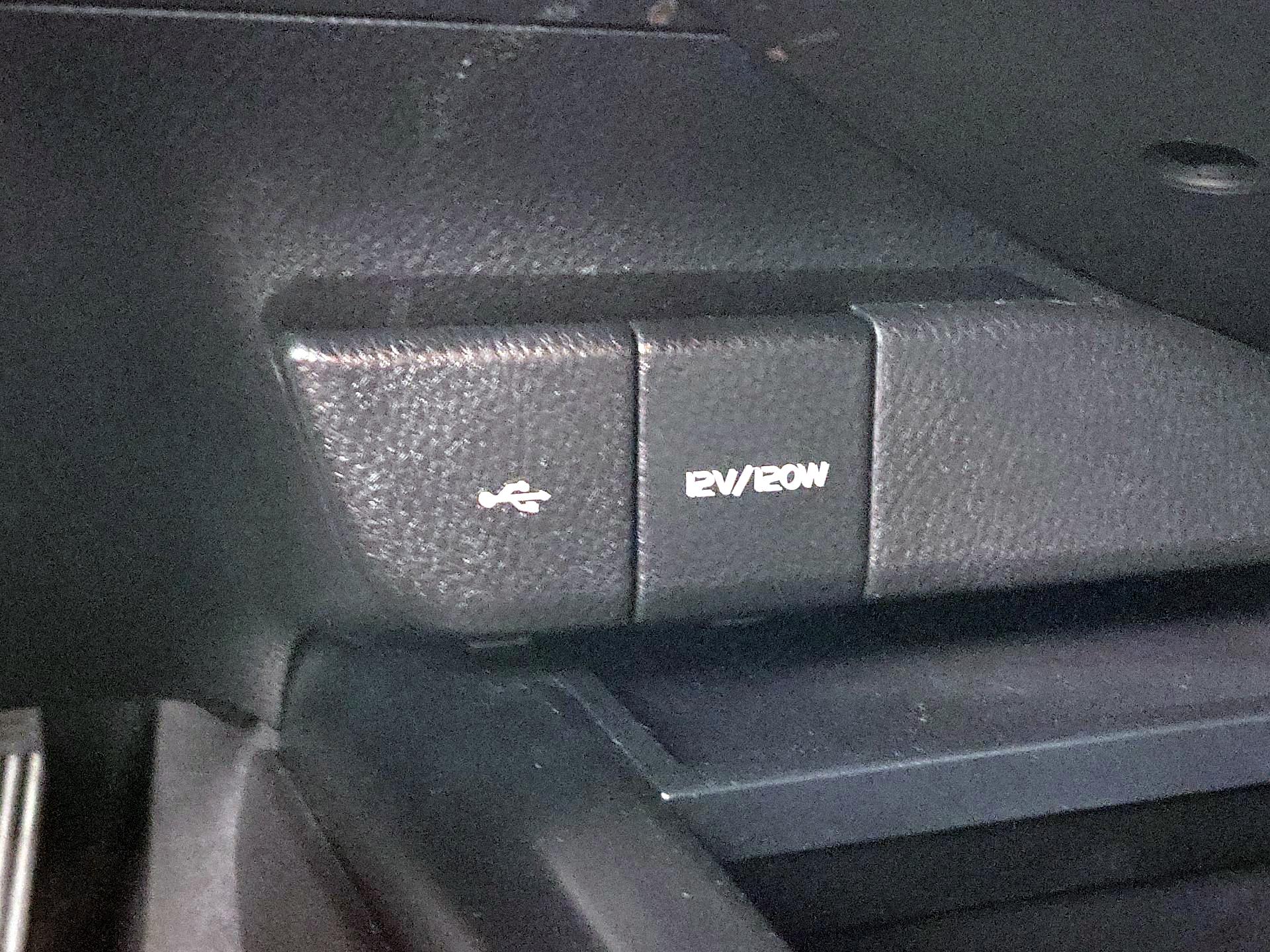 Thumbnail: 2020 Toyota Camry - 18