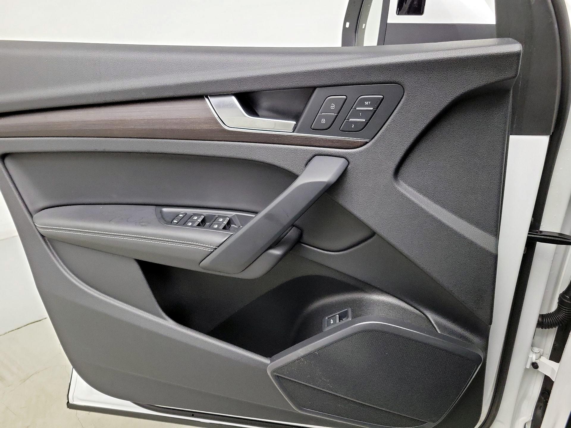 Thumbnail: 2021 Audi Q5 - 12