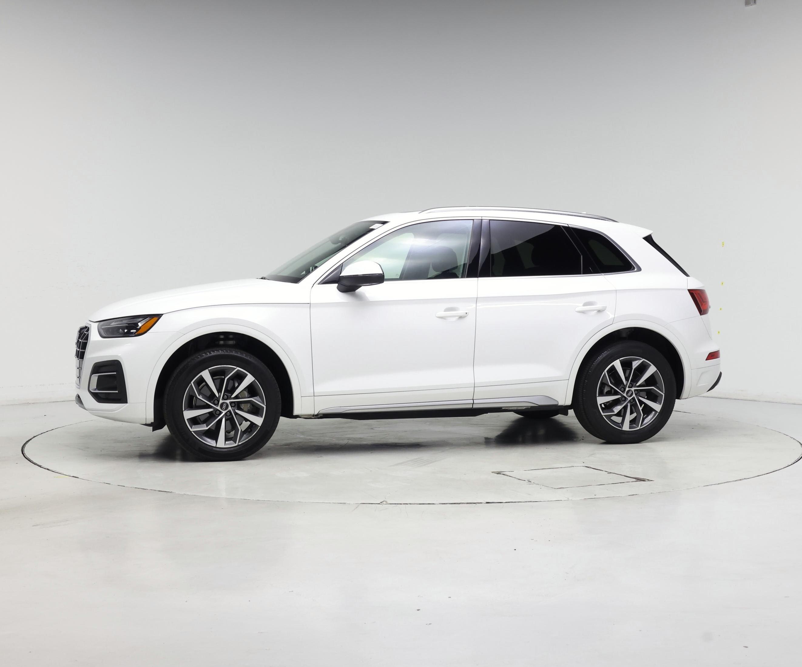 Thumbnail: 2021 Audi Q5 - 3