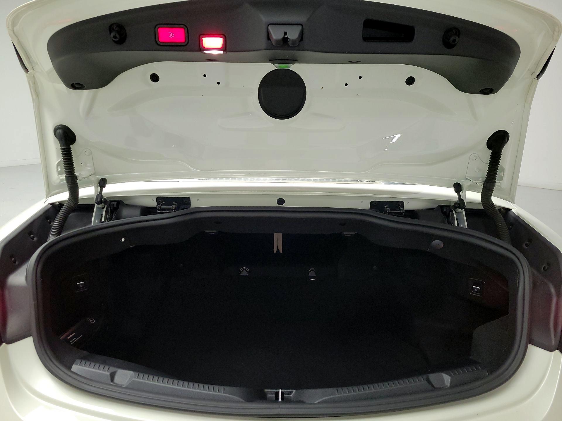 Thumbnail: 2019 Mercedes-Benz E-Class - 19