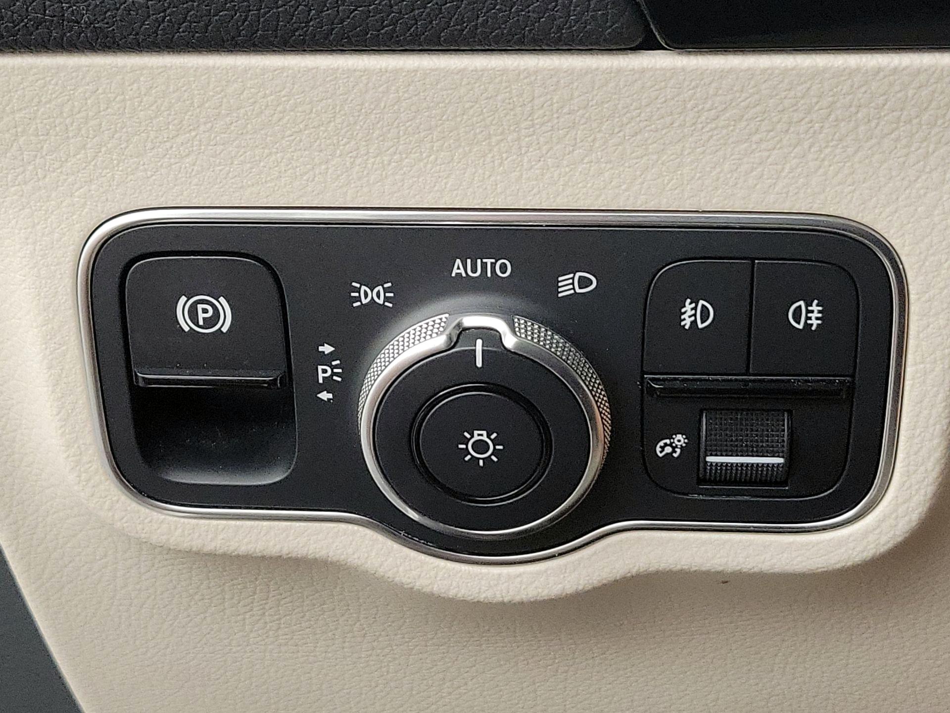 Thumbnail: 2022 Mercedes-Benz GLA - 13