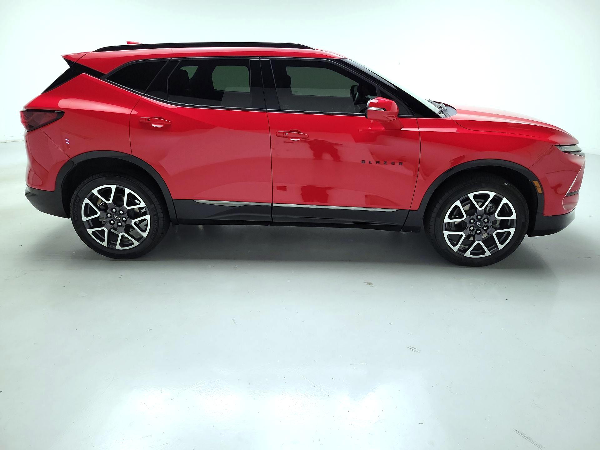 Thumbnail: 2023 Chevrolet Blazer - 4