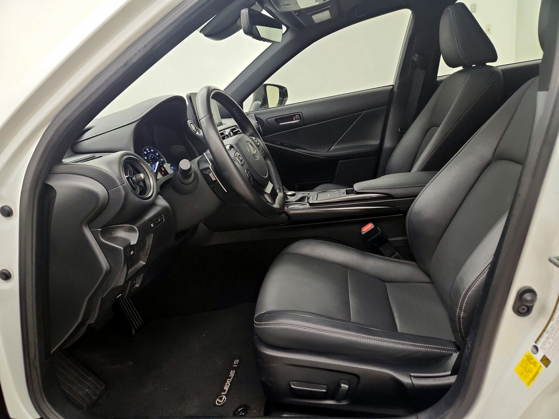 Thumbnail: 2023 Lexus IS - 11