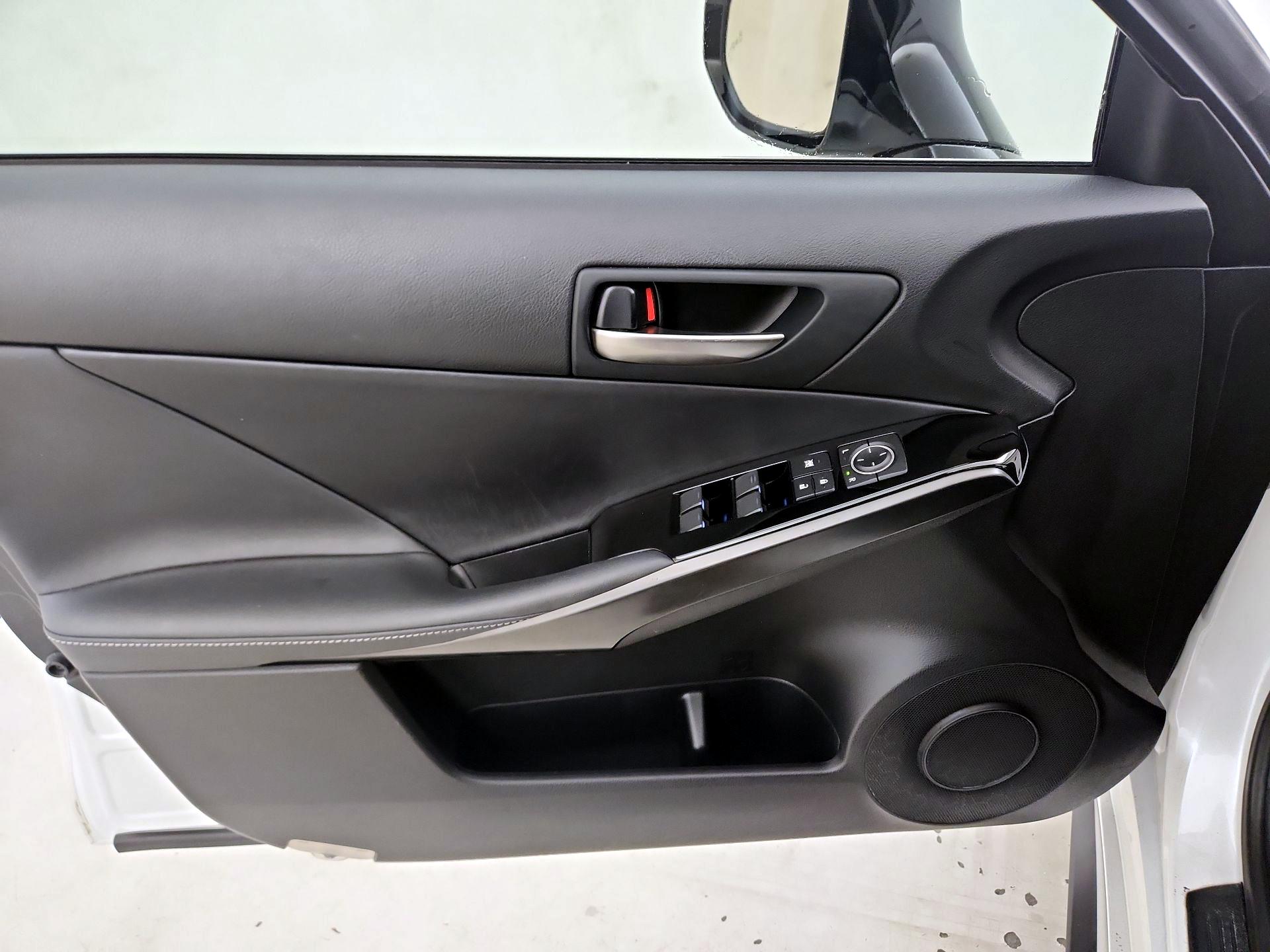 Thumbnail: 2023 Lexus IS - 12