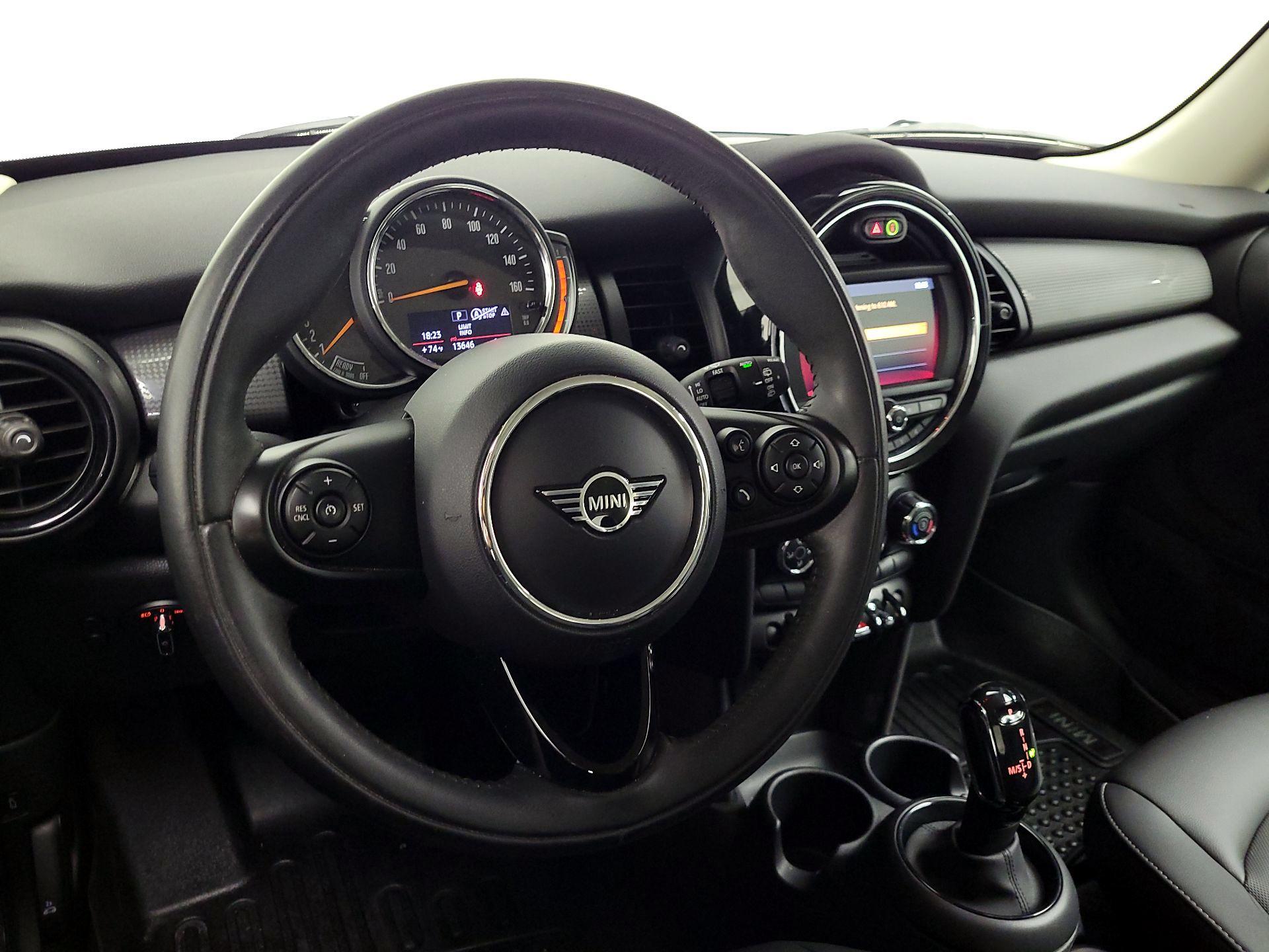 Thumbnail: 2020 MINI Cooper Hardtop - 10