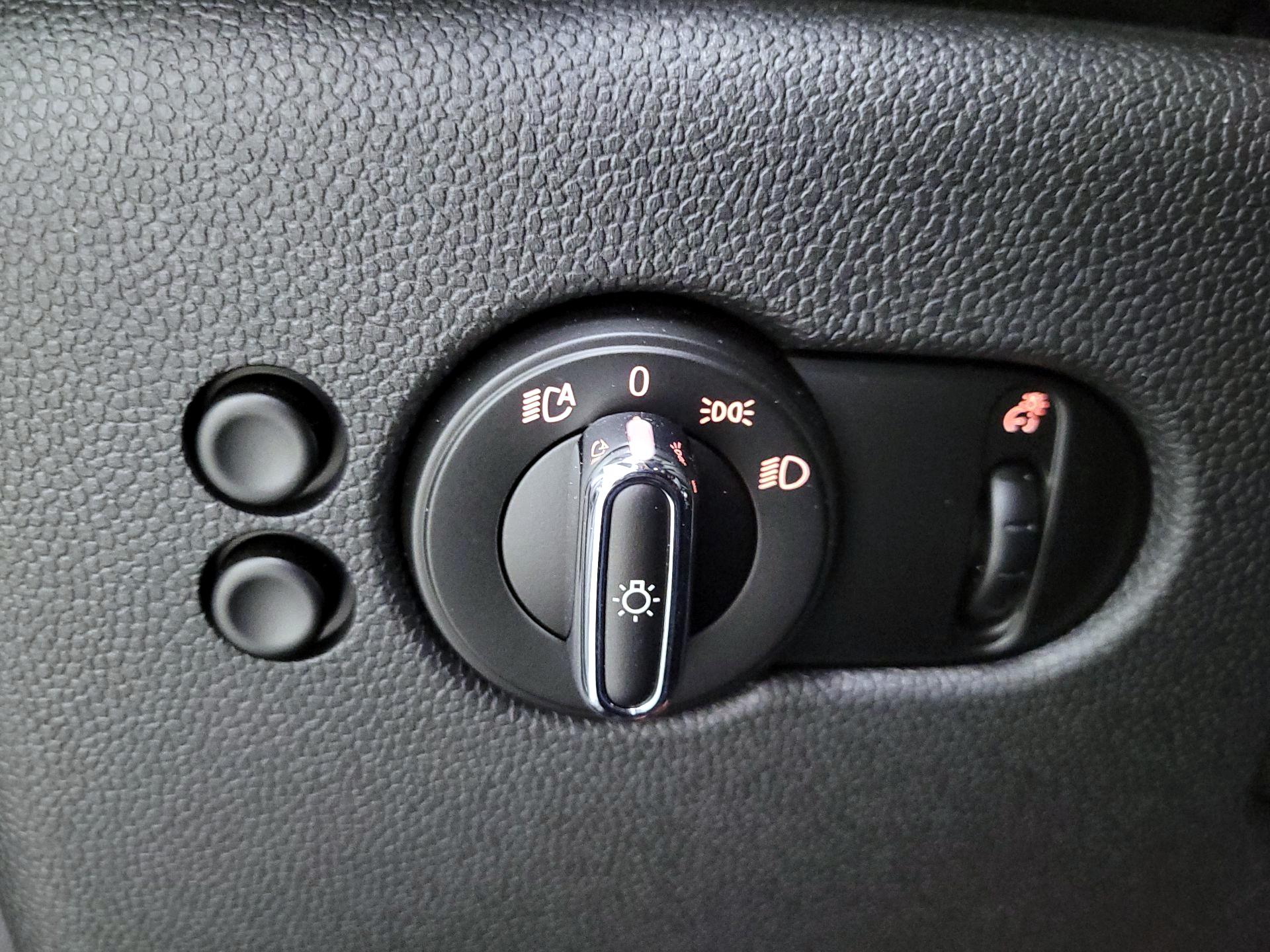 Thumbnail: 2020 MINI Cooper Hardtop - 13