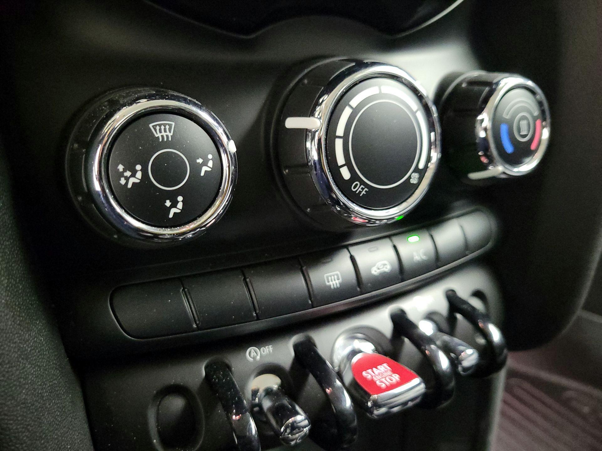 Thumbnail: 2020 MINI Cooper Hardtop - 16