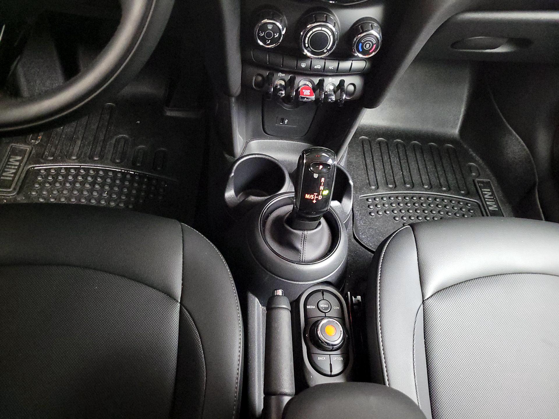 Thumbnail: 2020 MINI Cooper Hardtop - 17