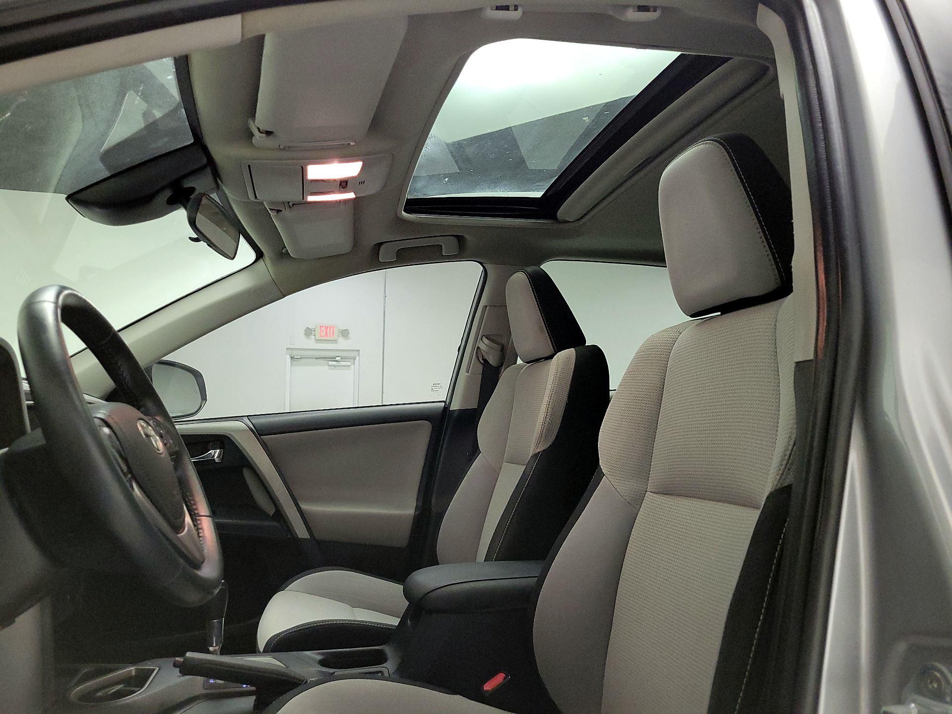 Thumbnail: 2017 Toyota RAV4 - 19