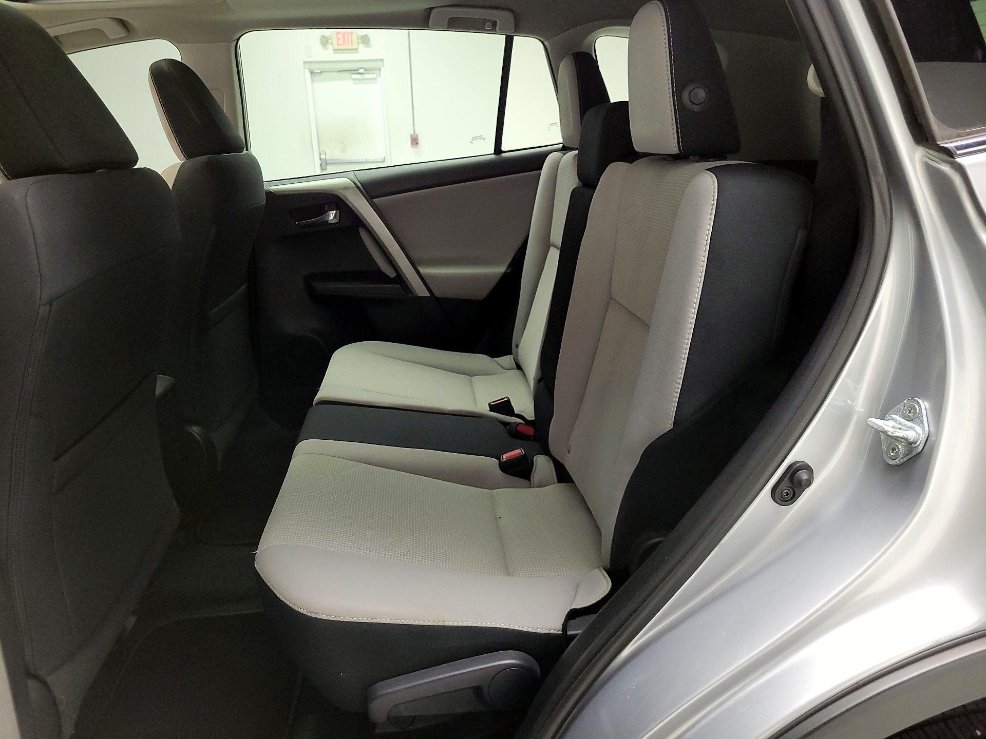 Thumbnail: 2017 Toyota RAV4 - 20