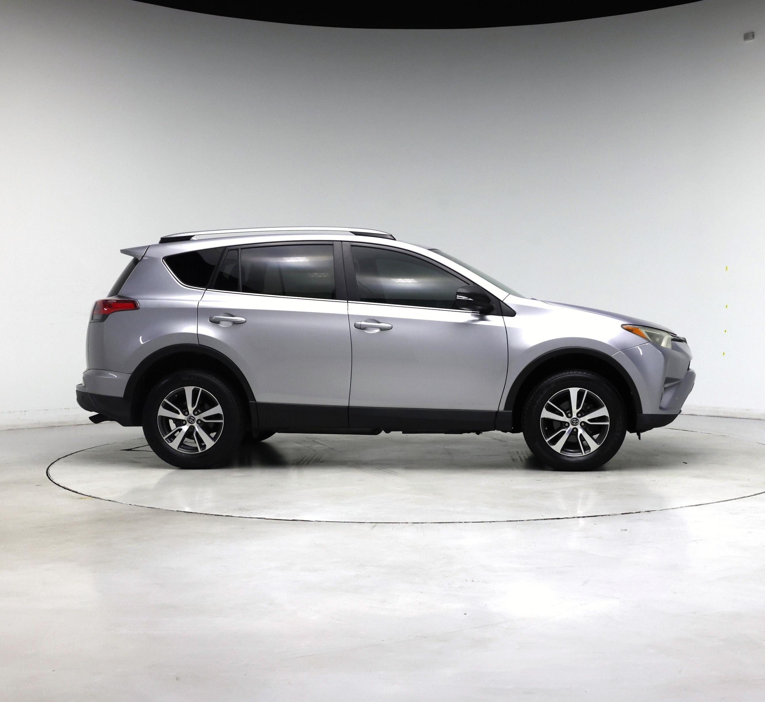 Thumbnail: 2017 Toyota RAV4 - 7