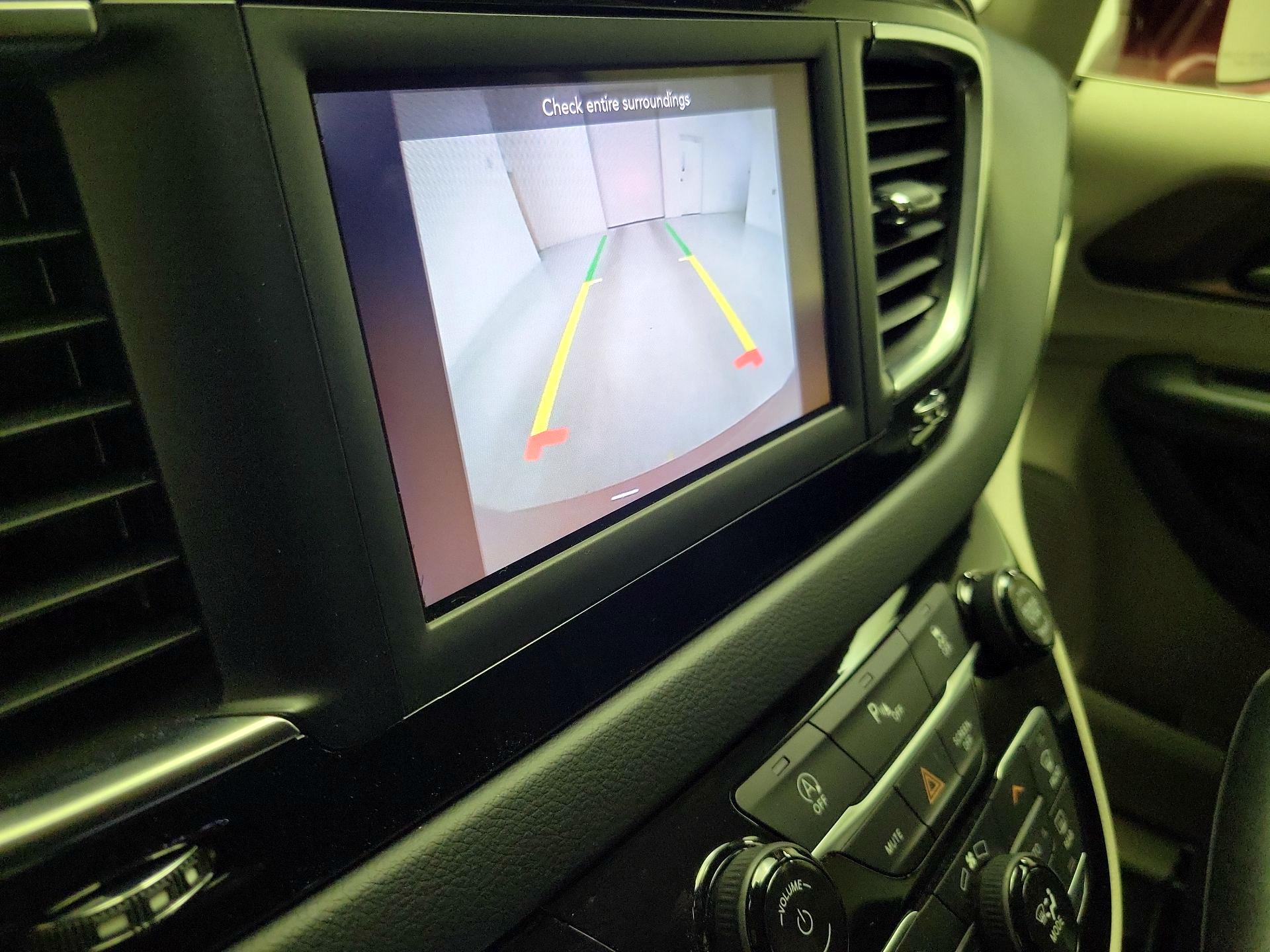 Thumbnail: 2018 Chrysler Pacifica - 14