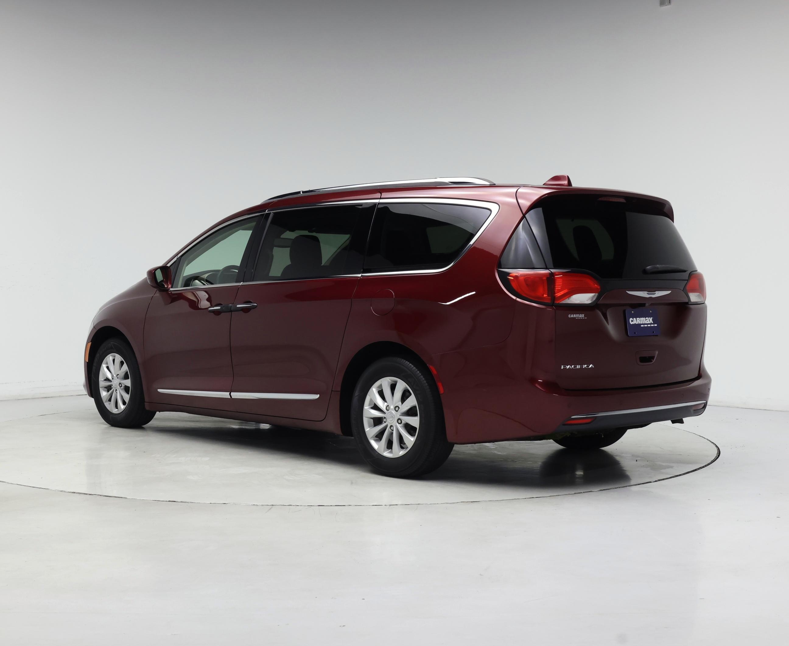 Thumbnail: 2018 Chrysler Pacifica - 2