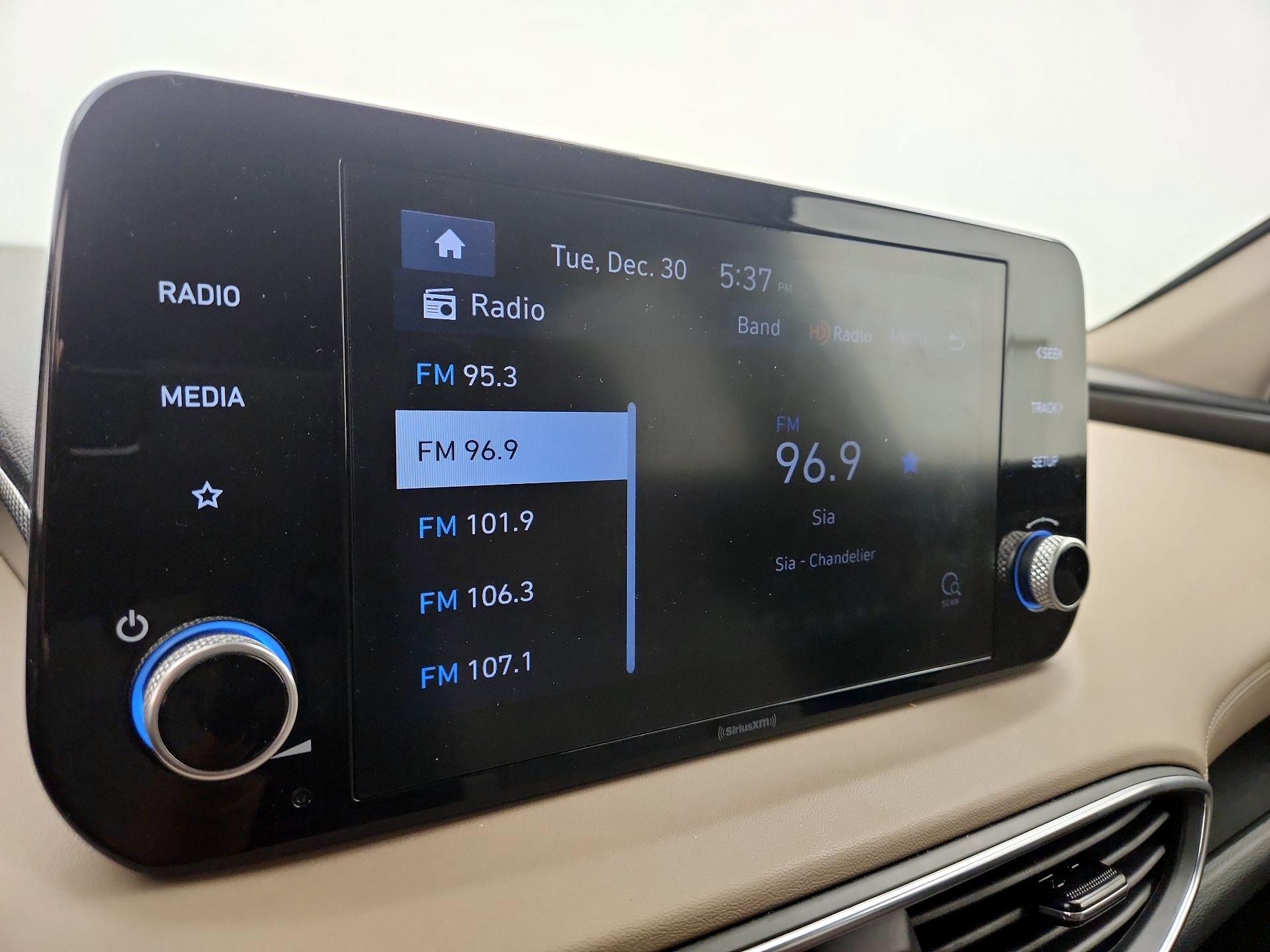 Thumbnail: 2022 Hyundai Santa Fe - 15