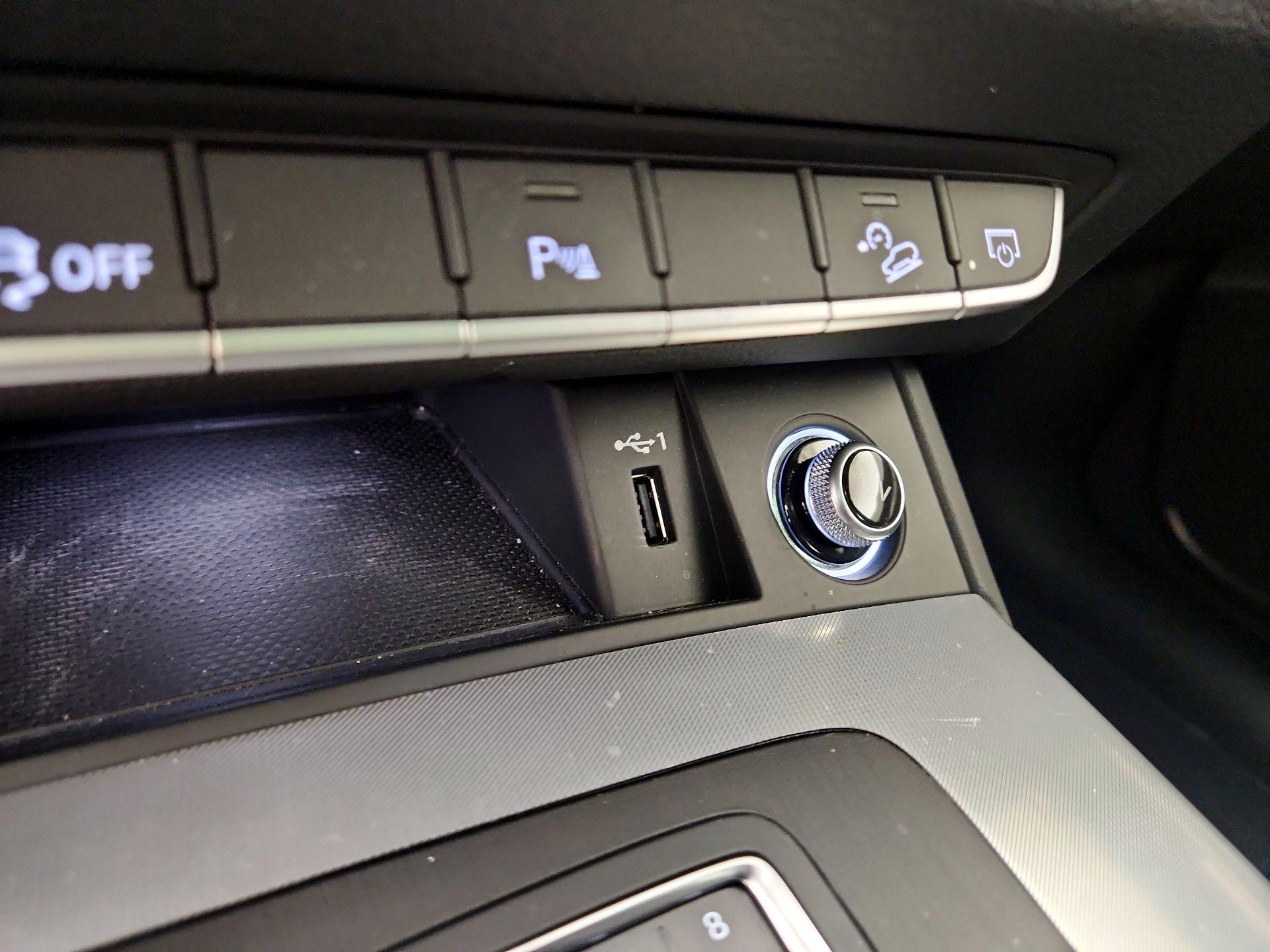 Thumbnail: 2020 Audi Q5 - 19