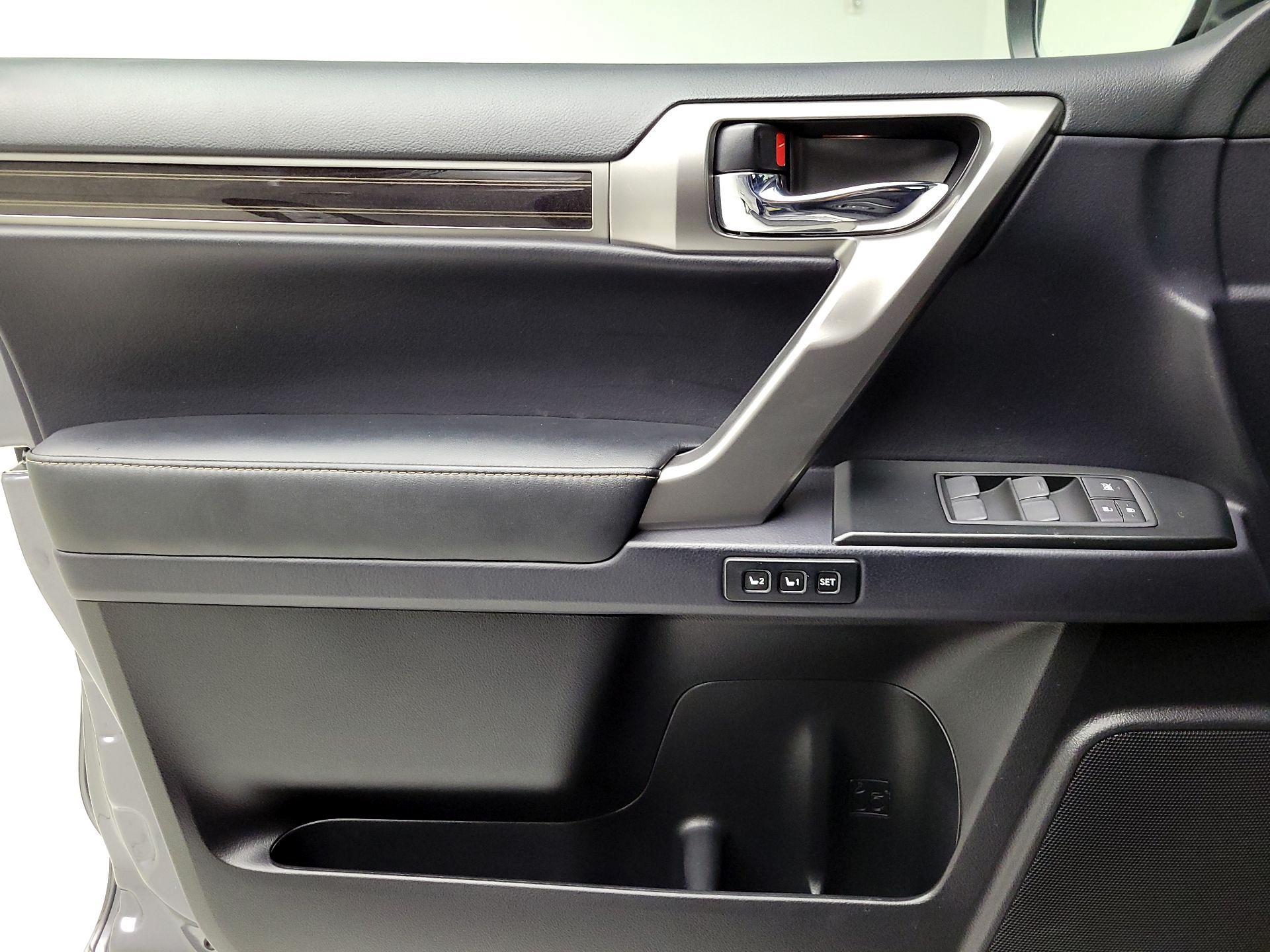 Thumbnail: 2022 Lexus GX - 10