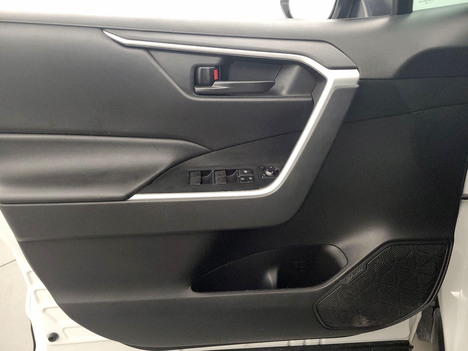 Thumbnail: 2023 Toyota RAV4 - 12