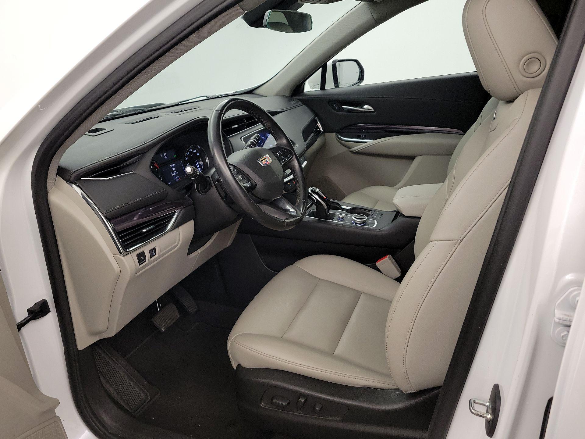 Thumbnail: 2023 Cadillac XT4 - 11