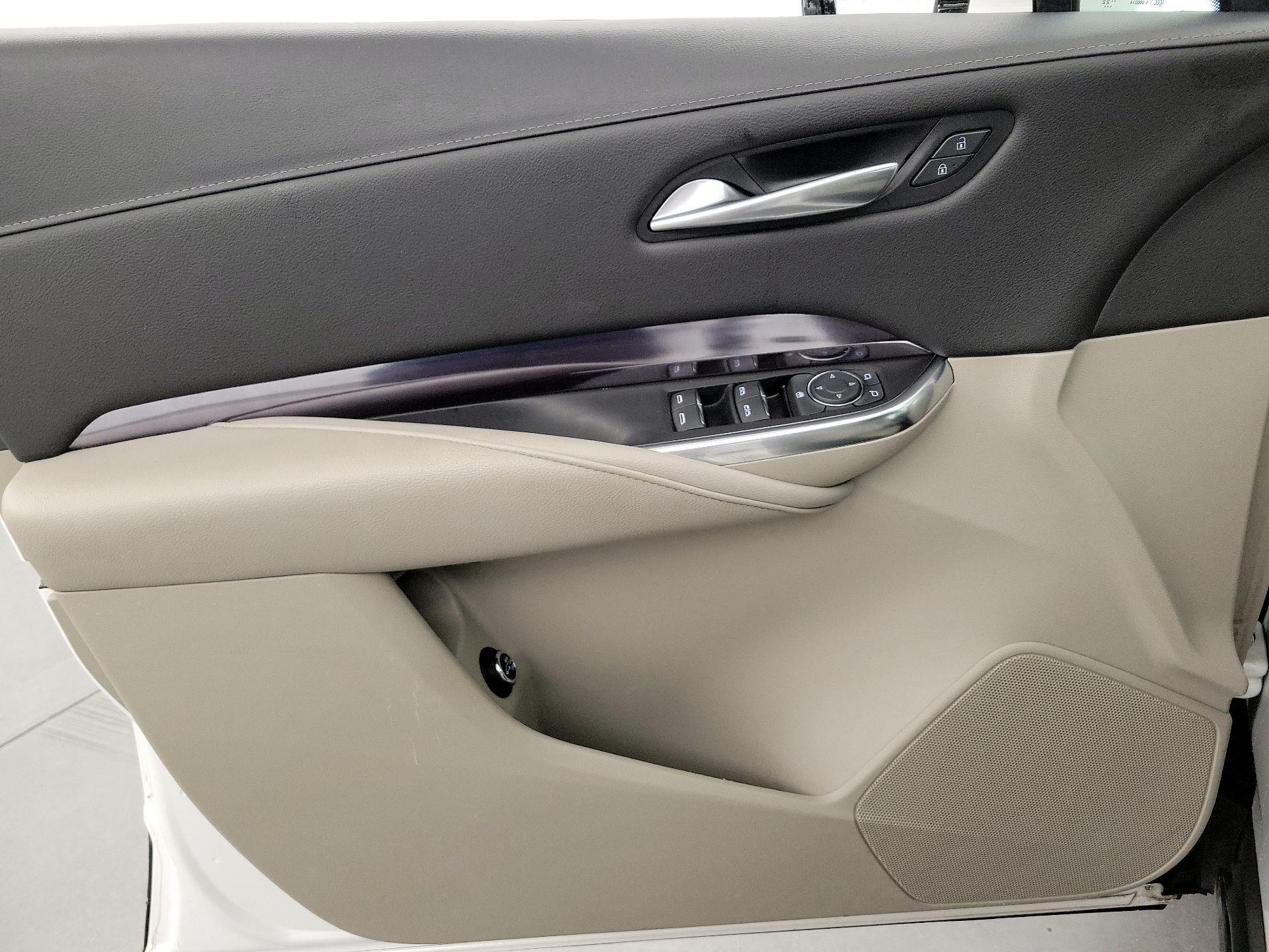 Thumbnail: 2023 Cadillac XT4 - 12