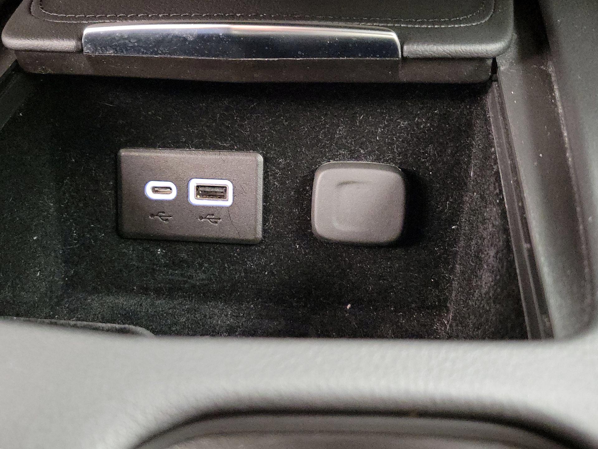 Thumbnail: 2023 Cadillac XT4 - 18