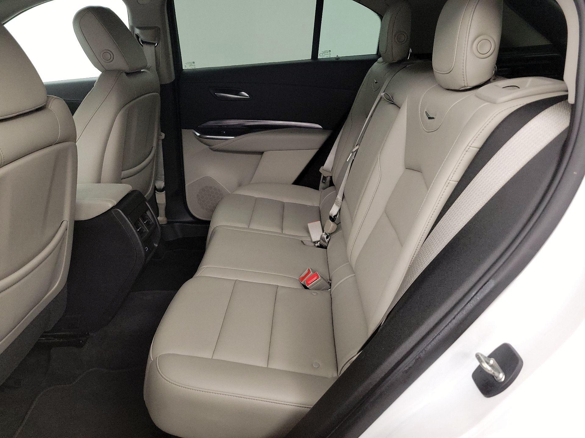 Thumbnail: 2023 Cadillac XT4 - 19