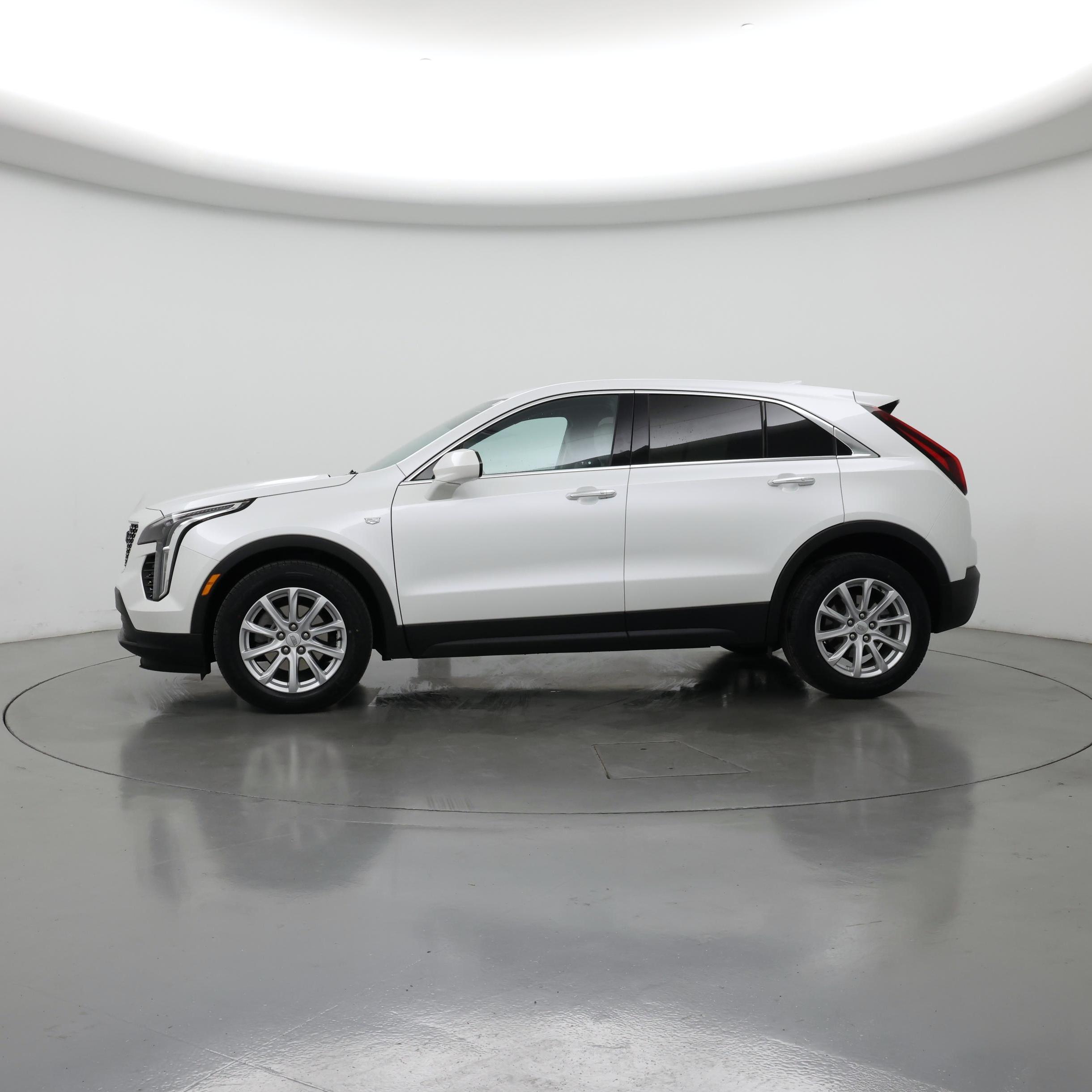 Thumbnail: 2023 Cadillac XT4 - 3