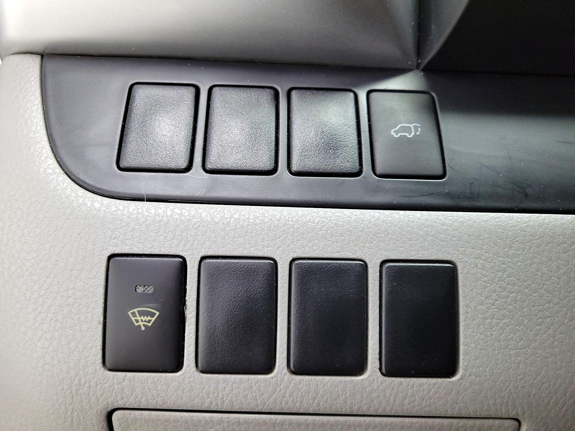 Thumbnail: 2015 Toyota Highlander - 13