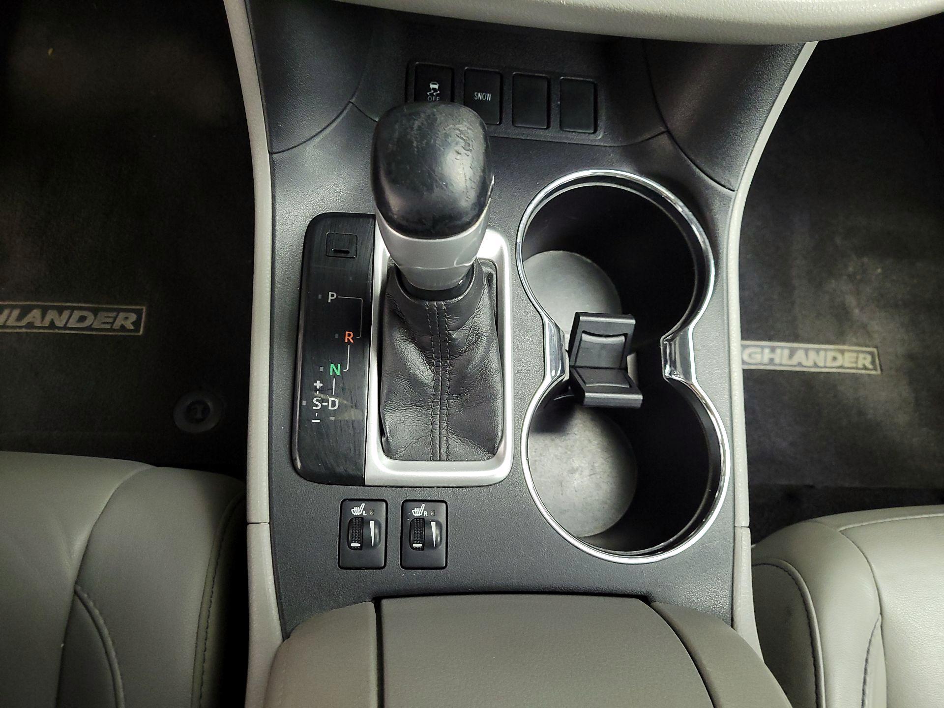 Thumbnail: 2015 Toyota Highlander - 17