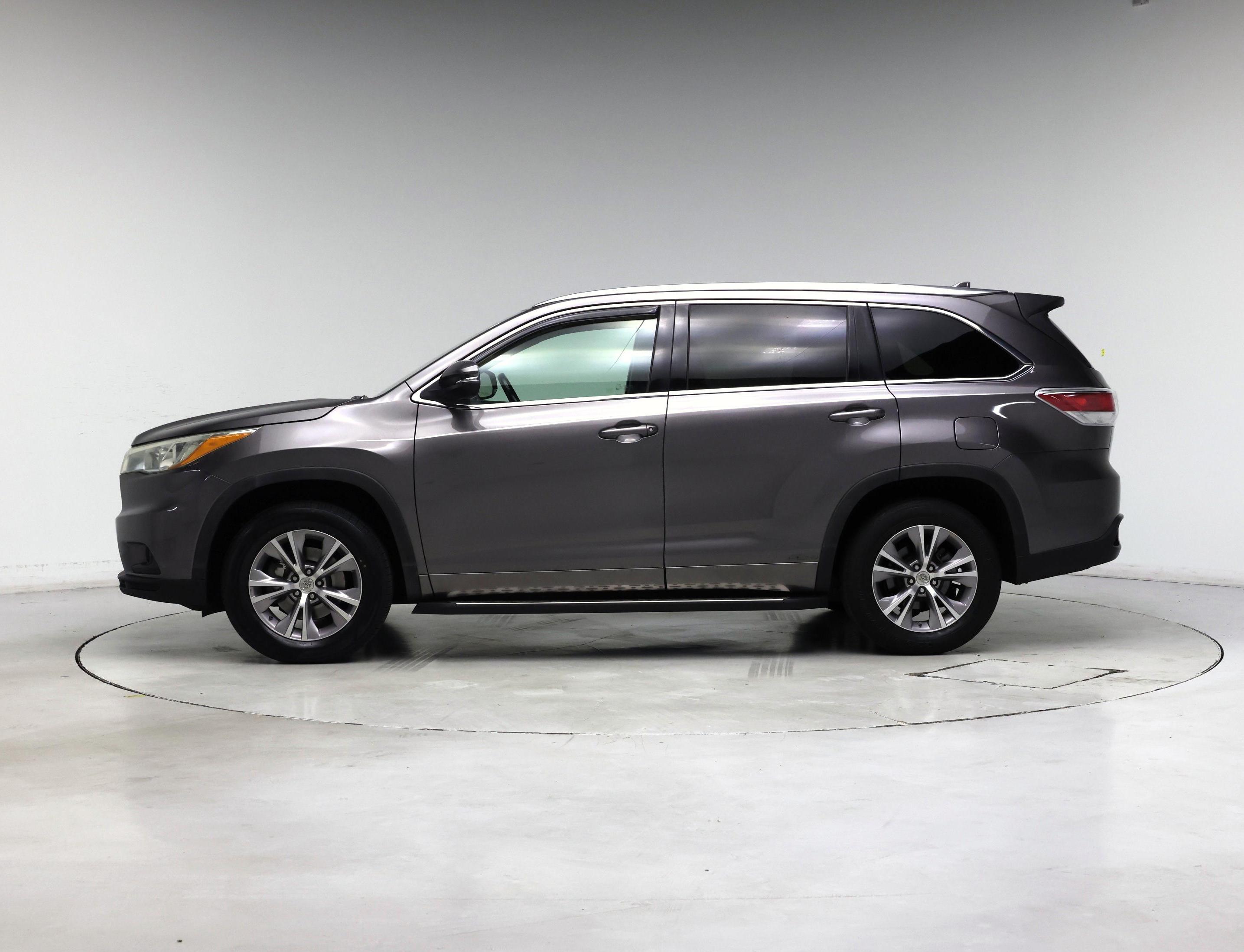 Thumbnail: 2015 Toyota Highlander - 3