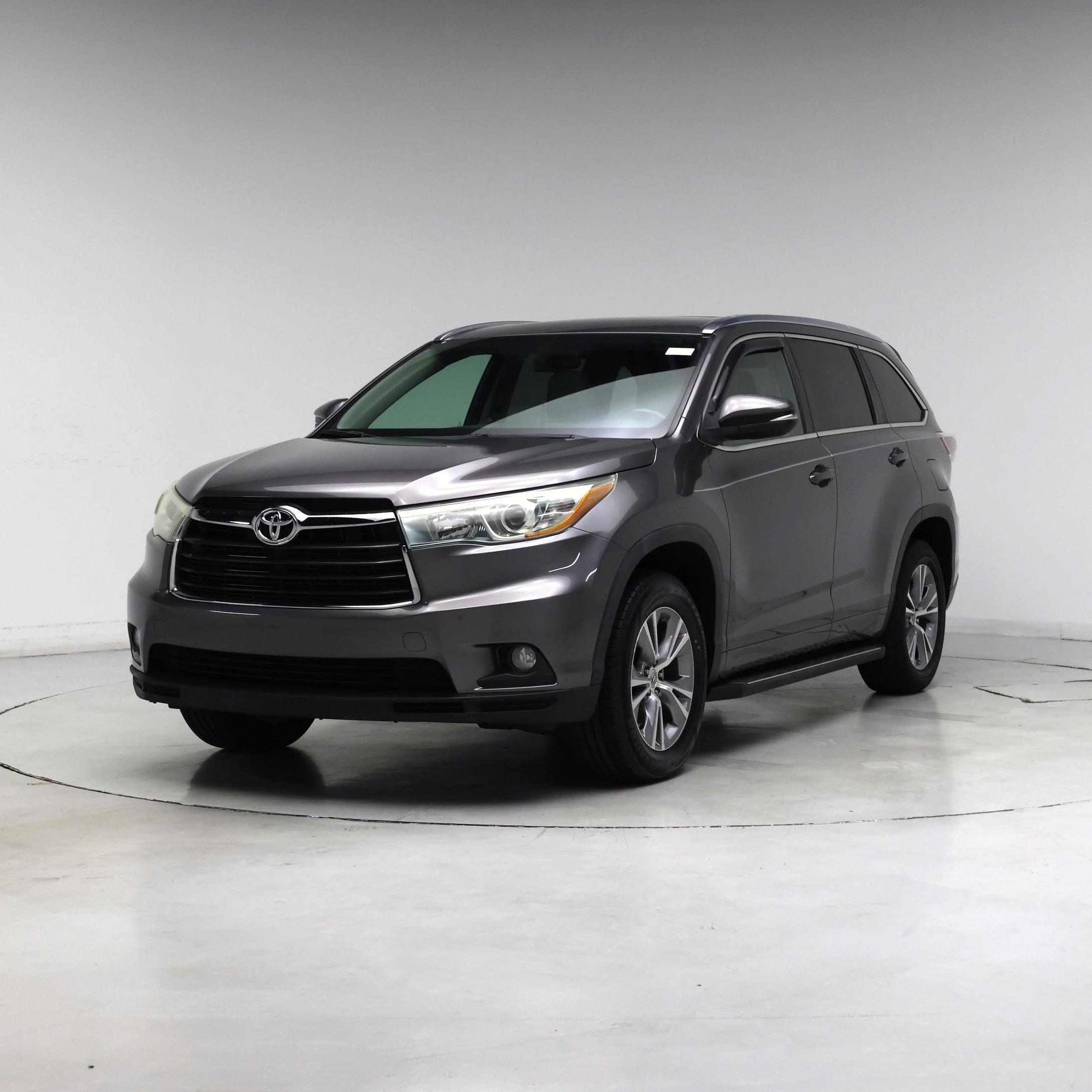 Thumbnail: 2015 Toyota Highlander - 4
