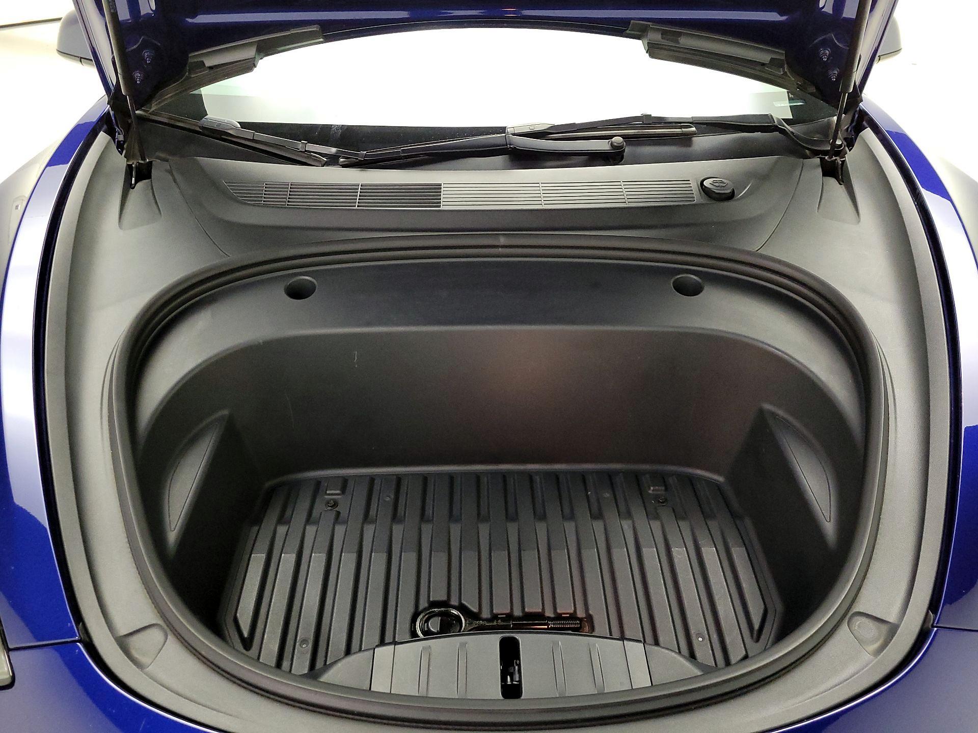 Thumbnail: 2023 Tesla Model 3 - 19