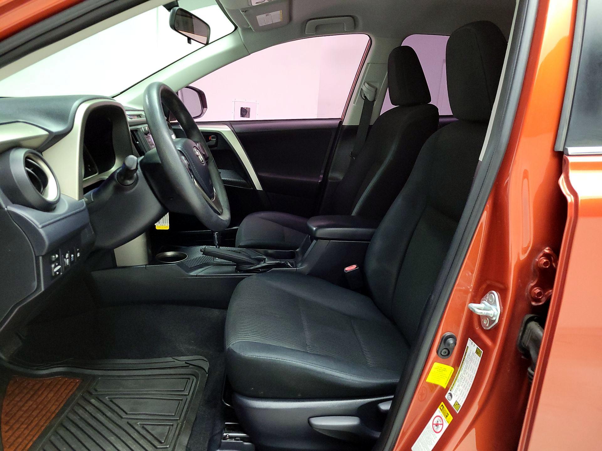 Thumbnail: 2015 Toyota RAV4 - 9