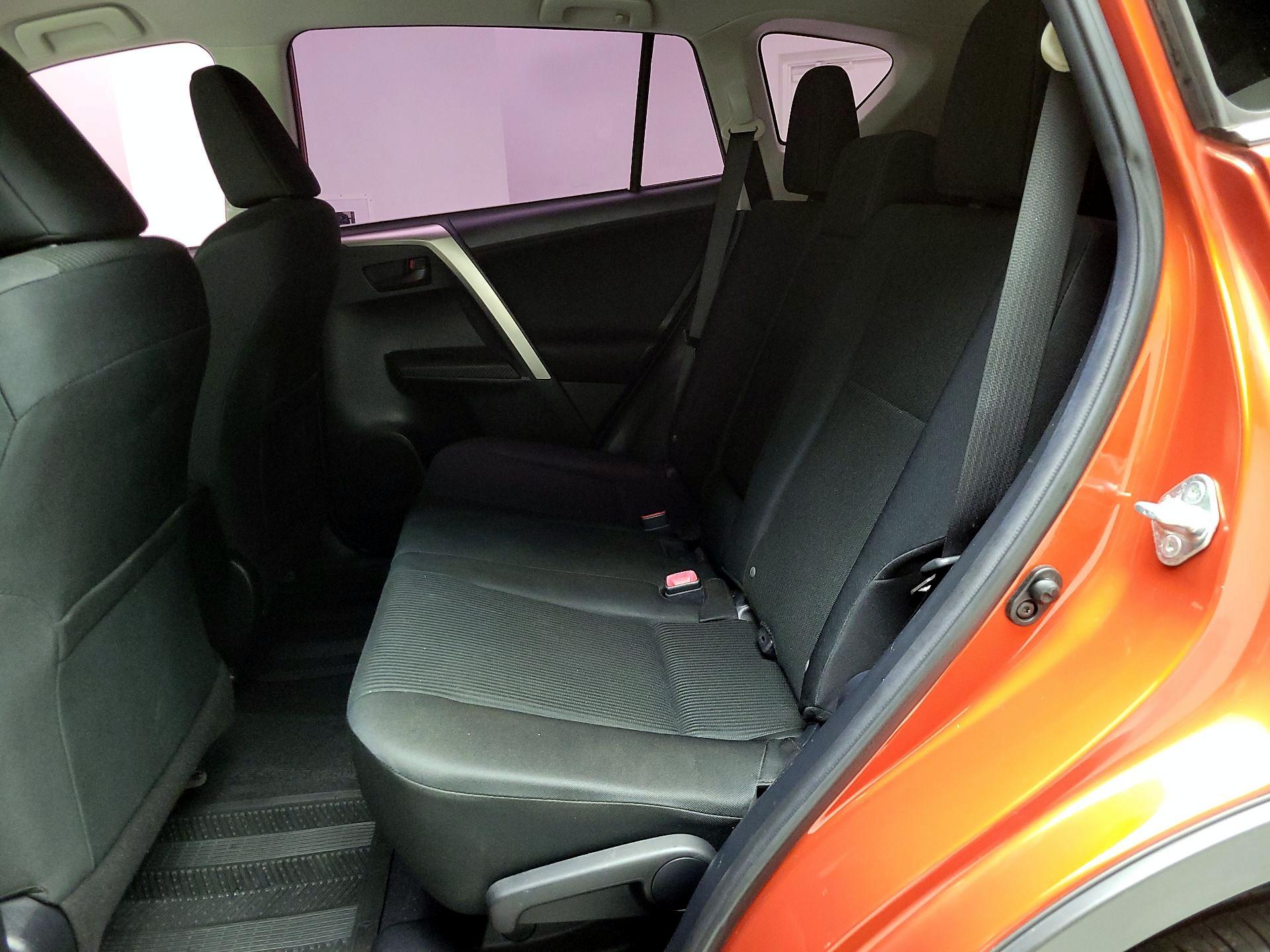 Thumbnail: 2015 Toyota RAV4 - 17